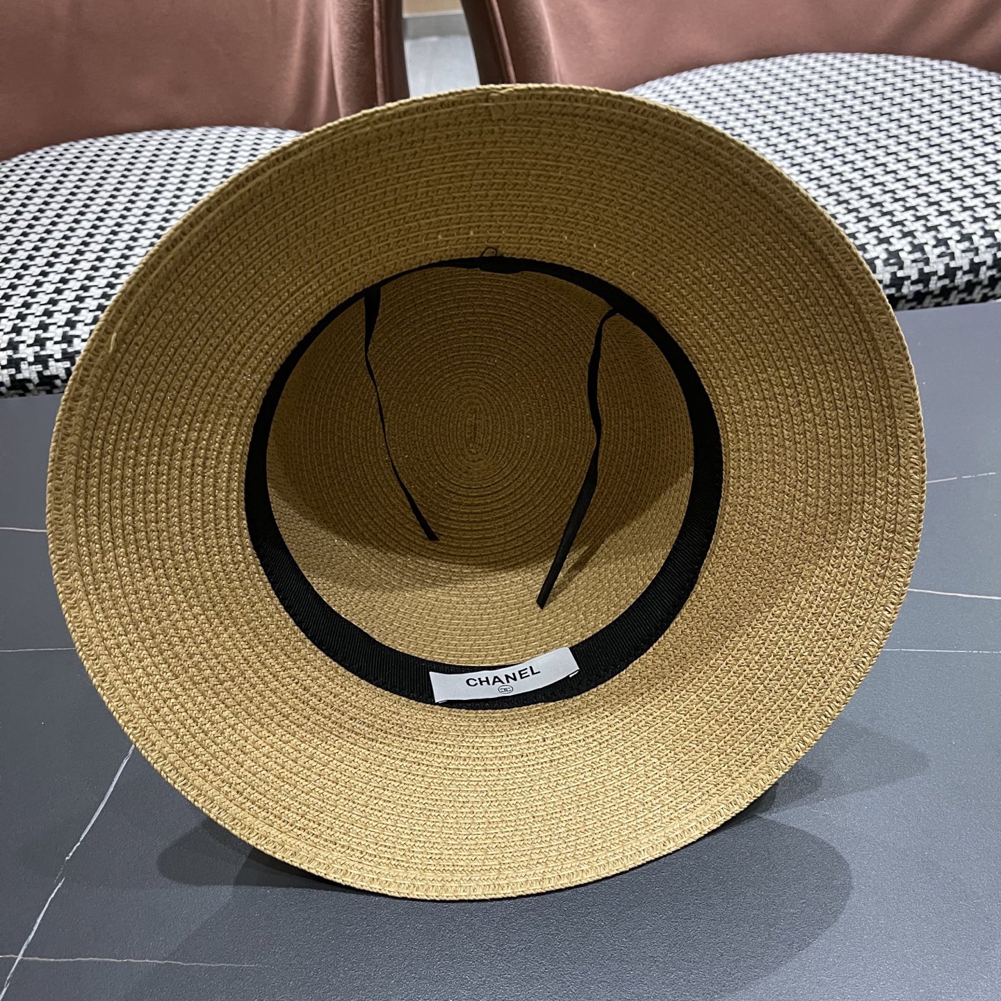  Dior迪奥 珍珠圈草帽女夏季花朵圆顶遮阳帽海边度假沙
滩防晒太阳帽渔夫帽子