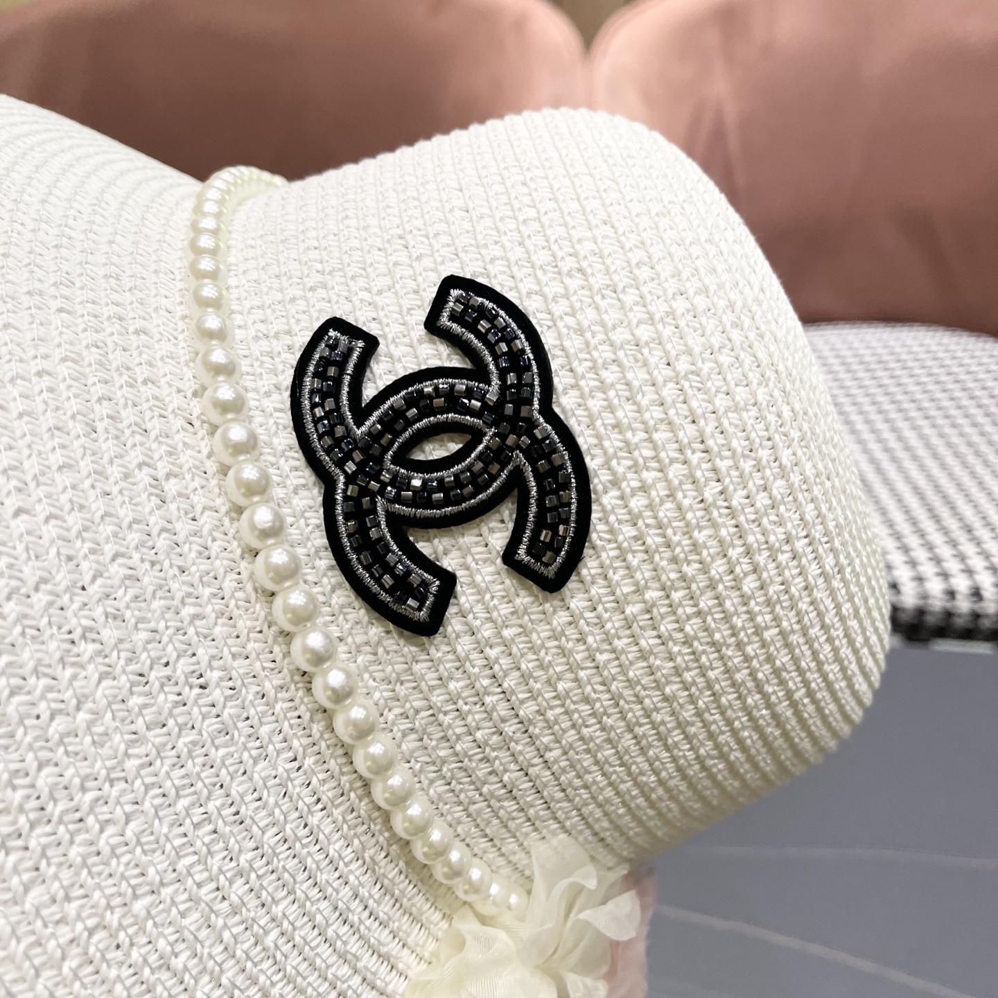  Dior迪奥 珍珠圈草帽女夏季花朵圆顶遮阳帽海边度假沙
滩防晒太阳帽渔夫帽子