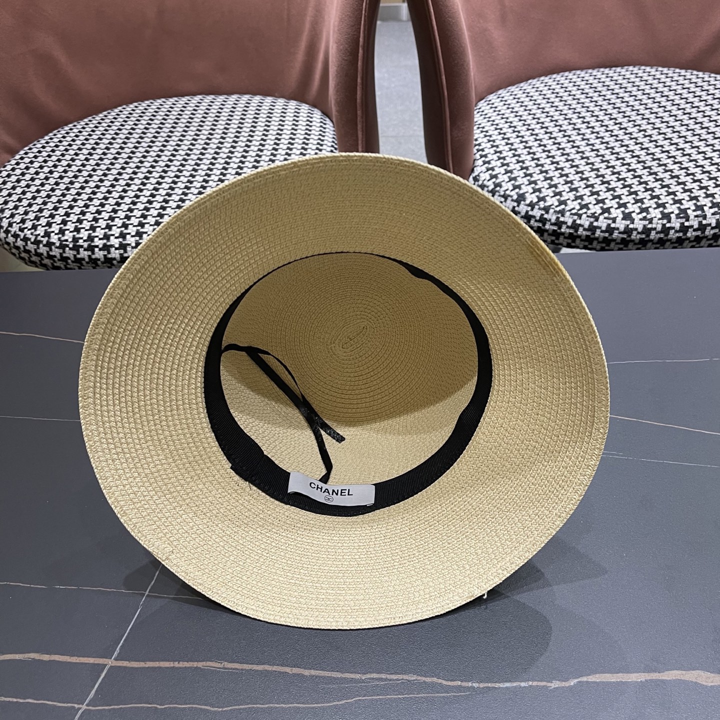  Dior迪奥 珍珠圈草帽女夏季花朵圆顶遮阳帽海边度假沙
滩防晒太阳帽渔夫帽子