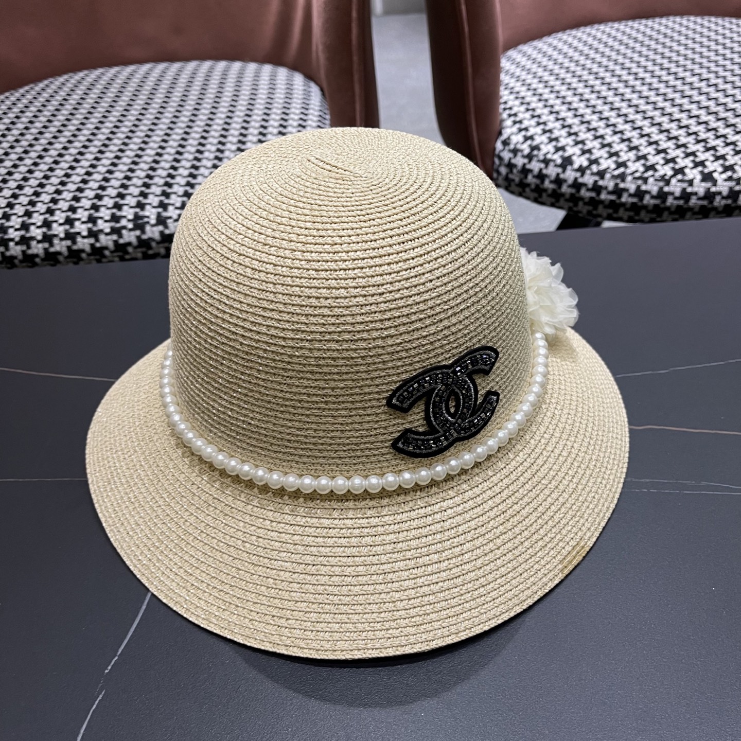  Dior迪奥 珍珠圈草帽女夏季花朵圆顶遮阳帽海边度假沙
滩防晒太阳帽渔夫帽子