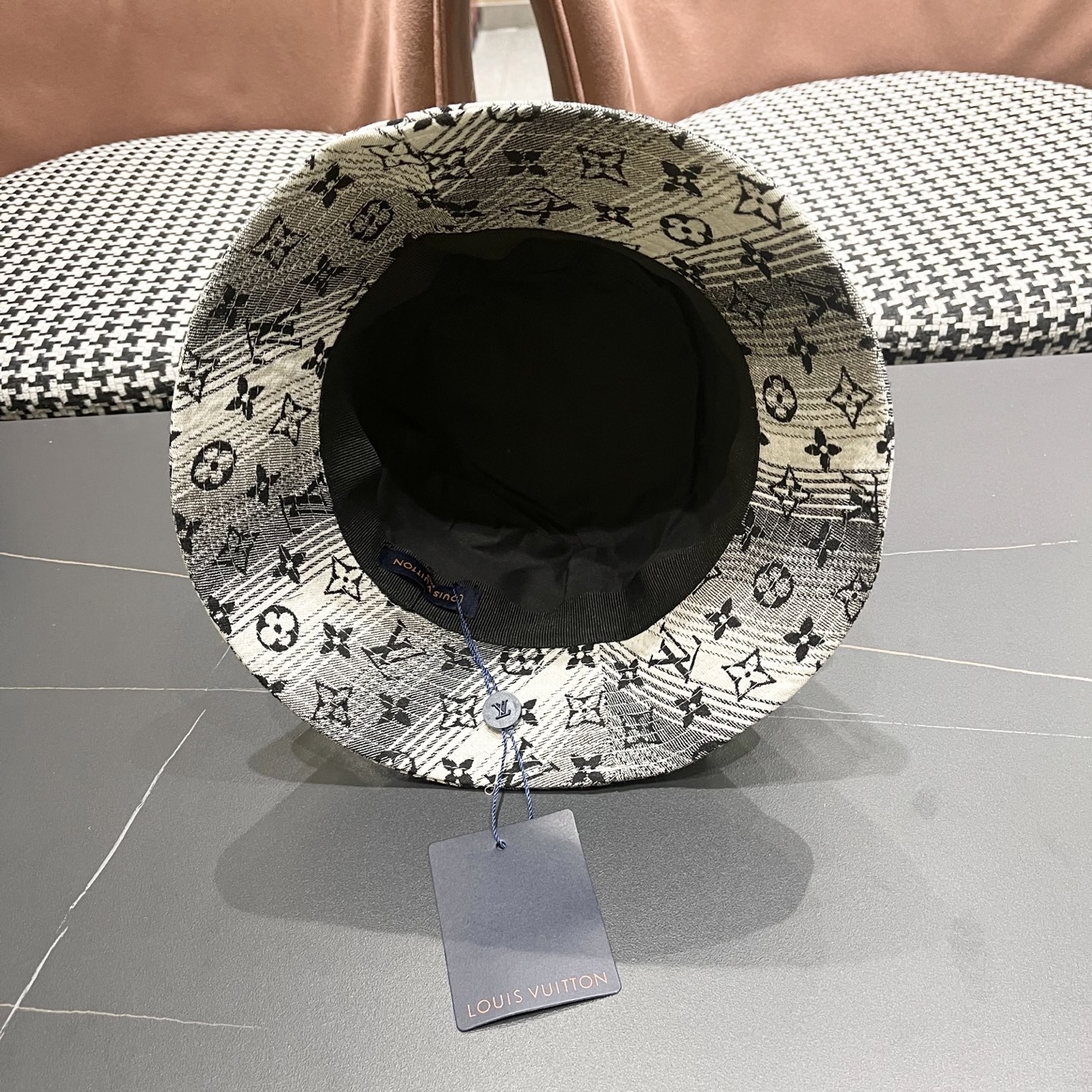 LV路易威登2025 原单刺绣渔夫帽 轻盈透气。完美版型，独家实物拍摄，男女适用