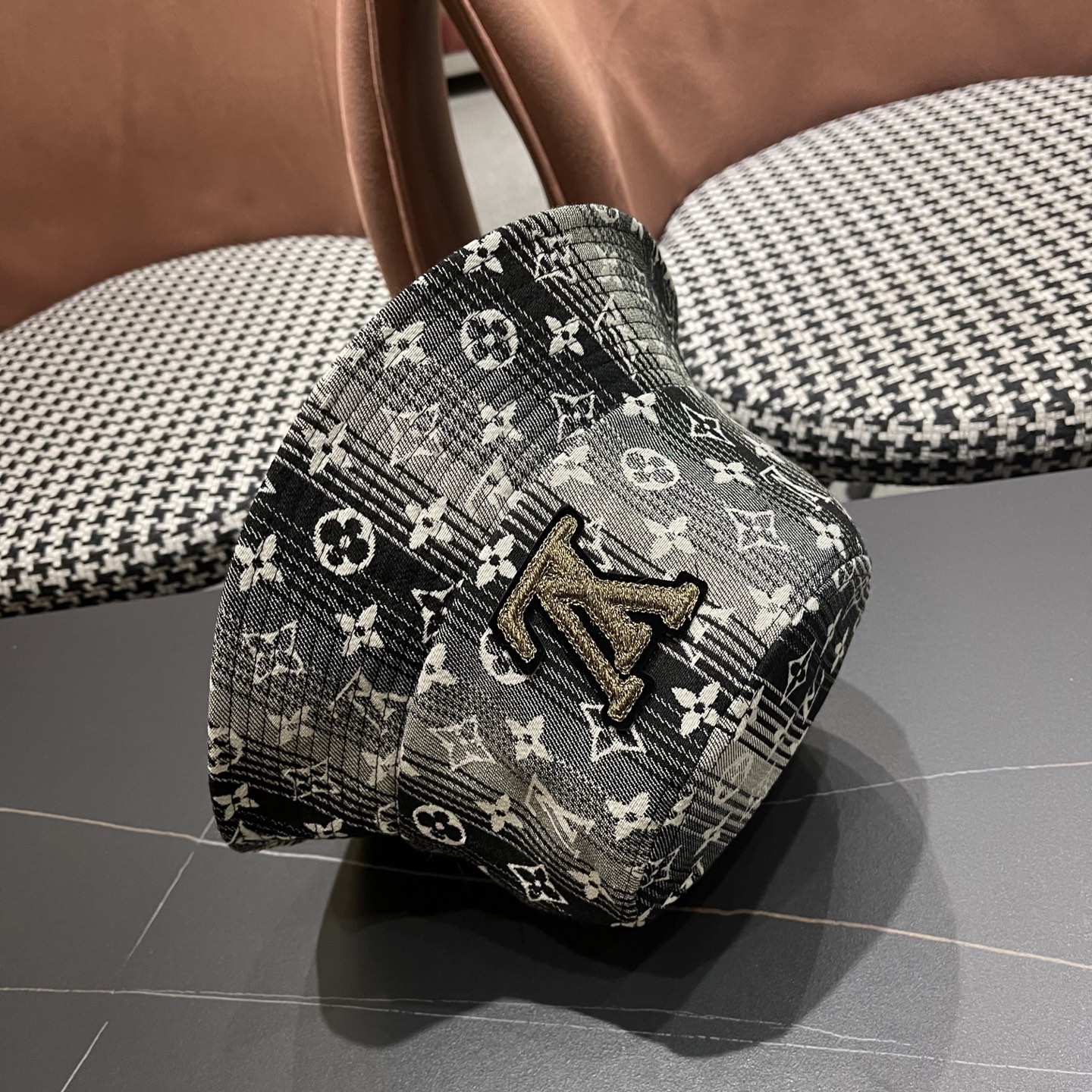 LV路易威登2025 原单刺绣渔夫帽 轻盈透气。完美版型，独家实物拍摄，男女适用