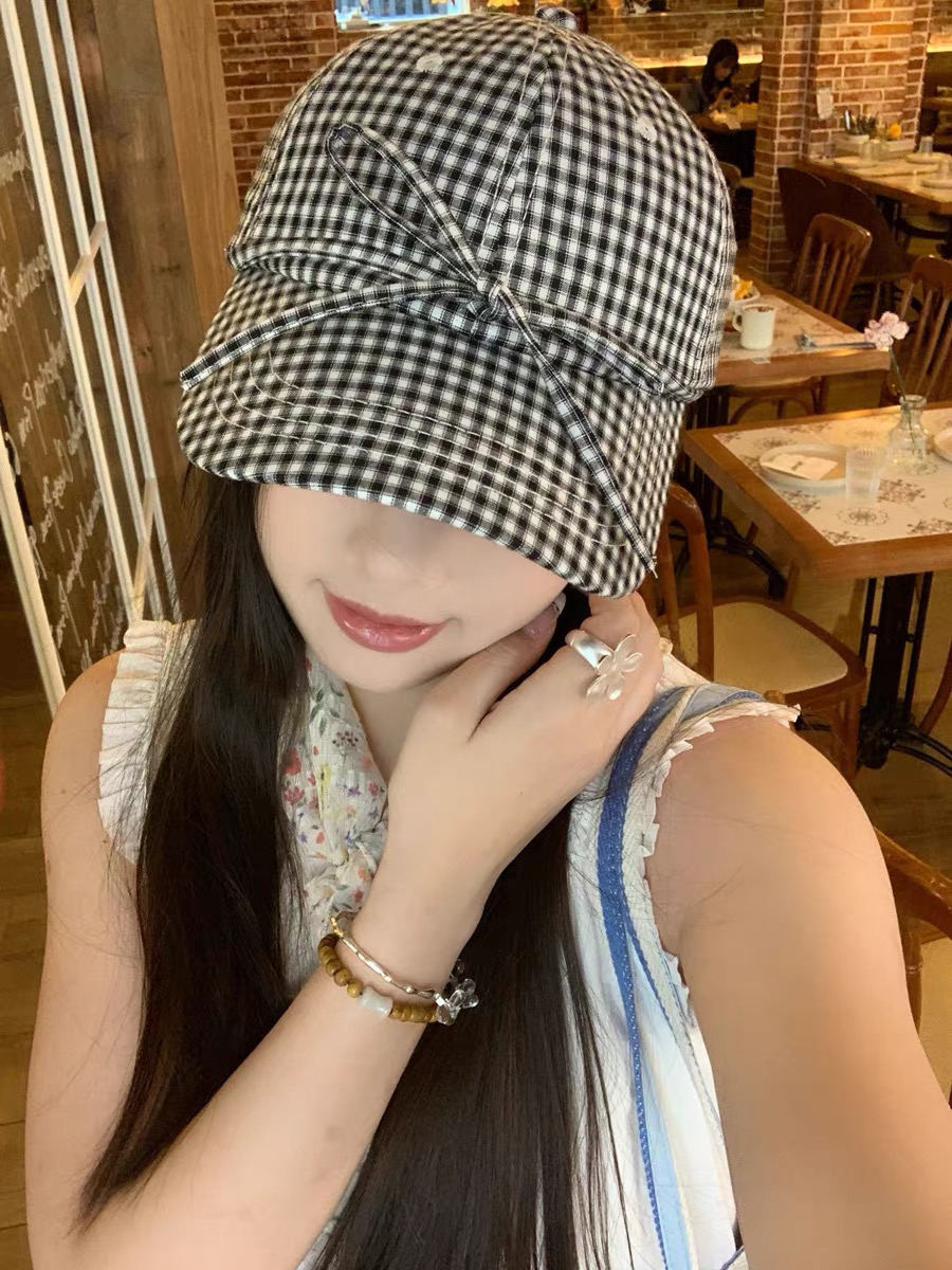  BALENCIAGA巴黎世家韩系格纹棒球帽子女春夏新款小清新蝴蝶
结百搭鸭舌帽大头围显脸小

