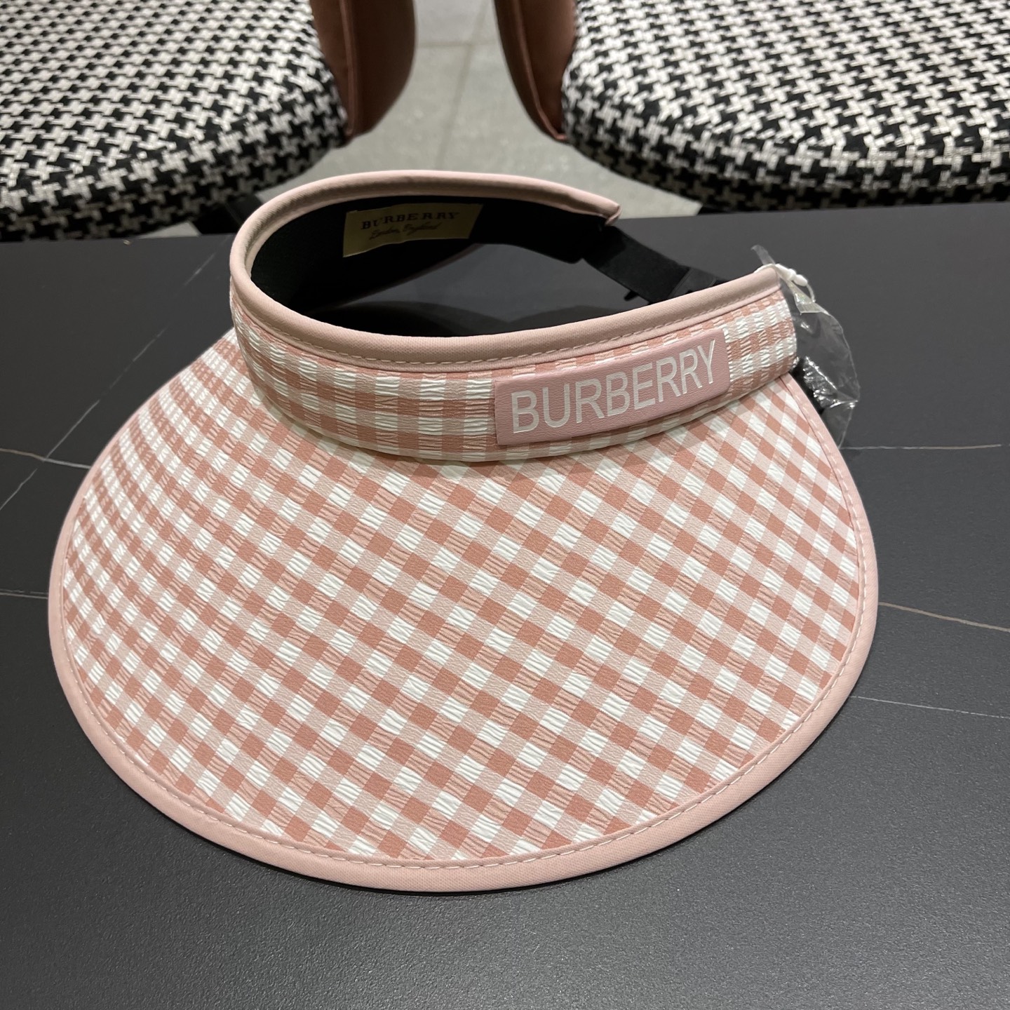 NO:344178,Burberry Burberry Big Hat Sun Protection Hat Women 2025 New Houndstooth Plaid Empty Top Sun Hat Summer UV Sun Hat Hat Straw Hat Fisherman's Hat Baseball Hat, Hats, Burberry, Burberry, espadrilles, Hats巴宝莉Burberry 大帽檐防晒帽女2025新款千鸟格纹空顶太阳帽夏 季防紫外线遮阳帽子帽子草帽渔夫帽棒球帽,帽子,burberry,burberry,espadrilles,hats,hat