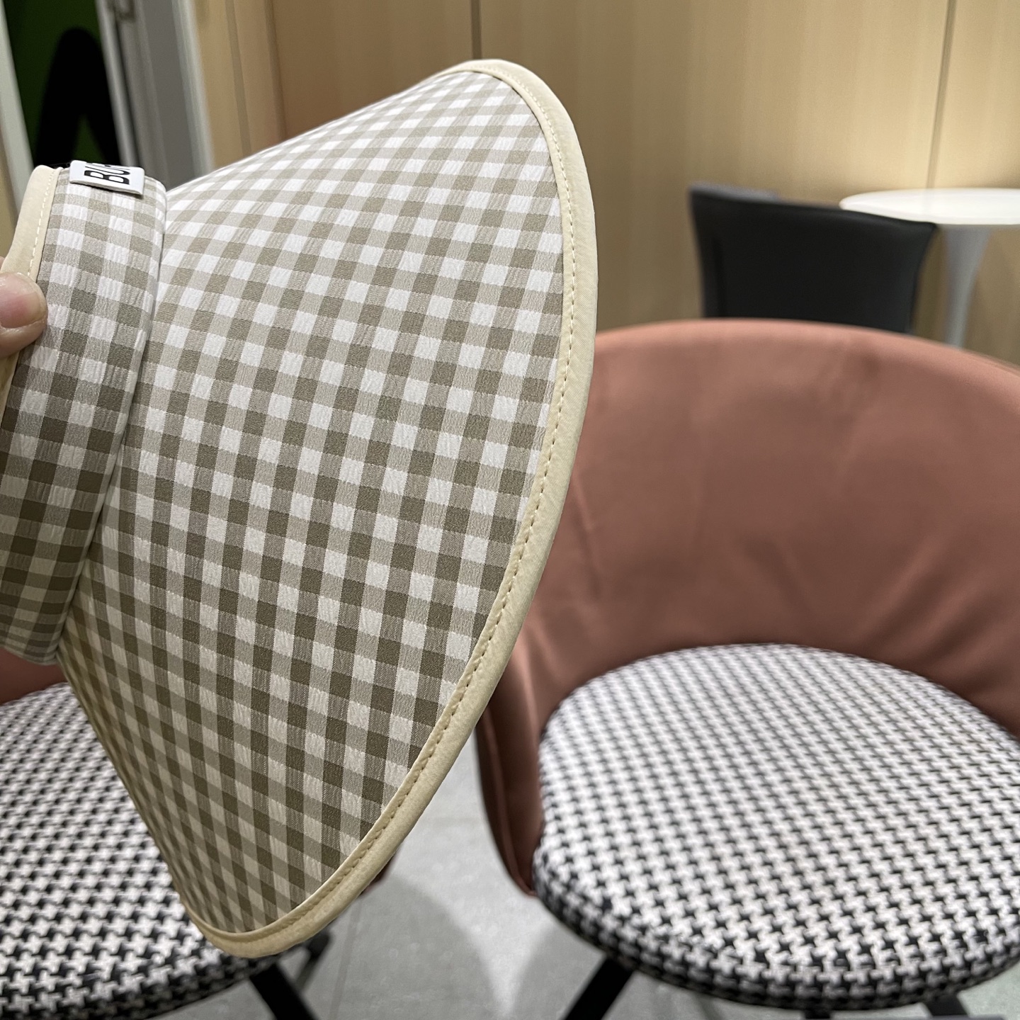  巴宝莉Burberry 大帽檐防晒帽女2025新款千鸟格纹空顶太阳帽夏
季防紫外线遮阳帽子