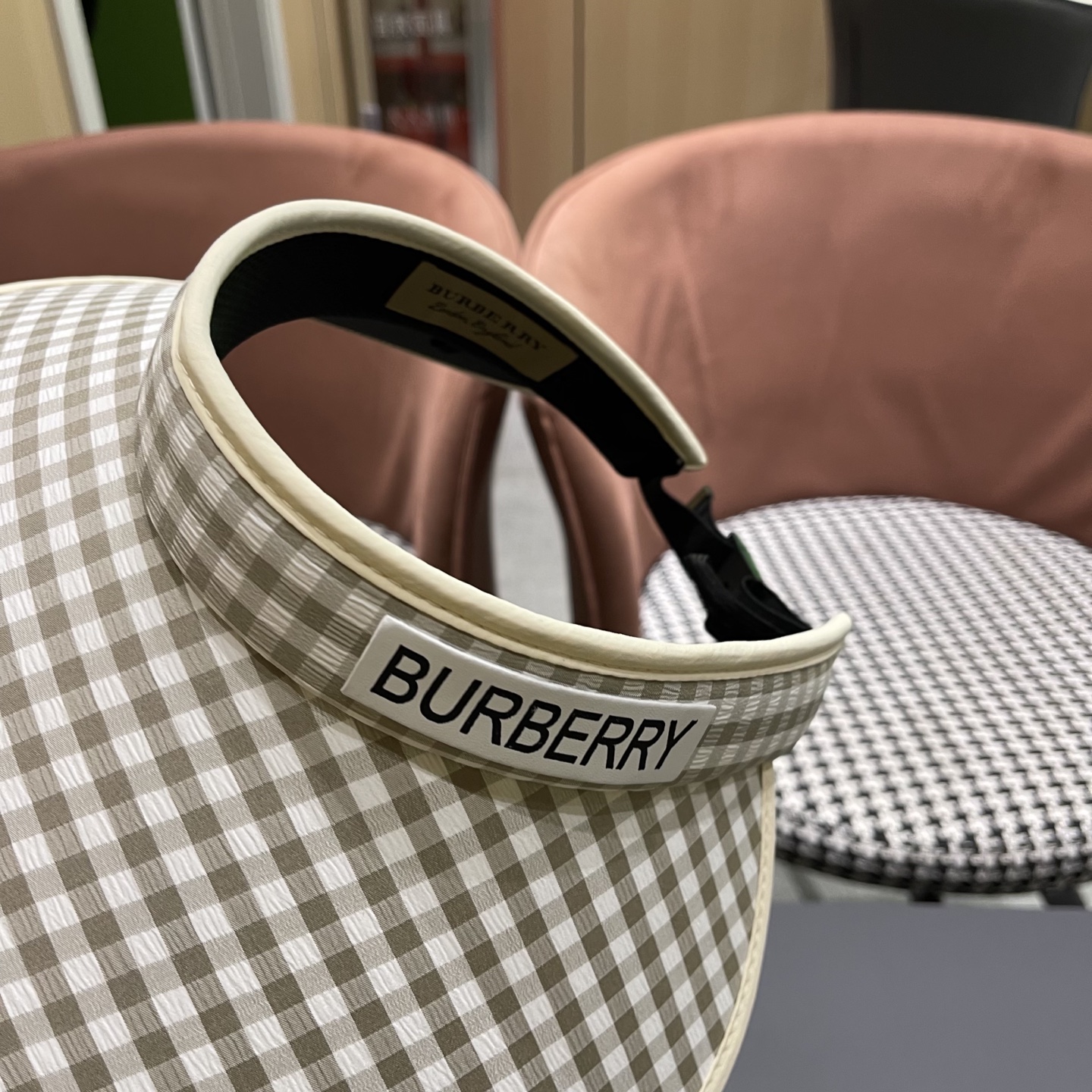  巴宝莉Burberry 大帽檐防晒帽女2025新款千鸟格纹空顶太阳帽夏
季防紫外线遮阳帽子