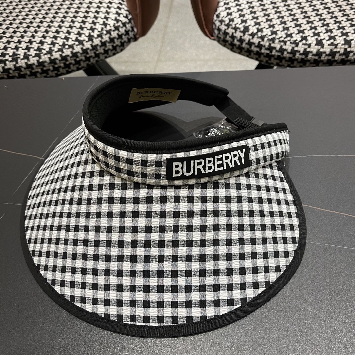  巴宝莉Burberry 大帽檐防晒帽女2025新款千鸟格纹空顶太阳帽夏
季防紫外线遮阳帽子