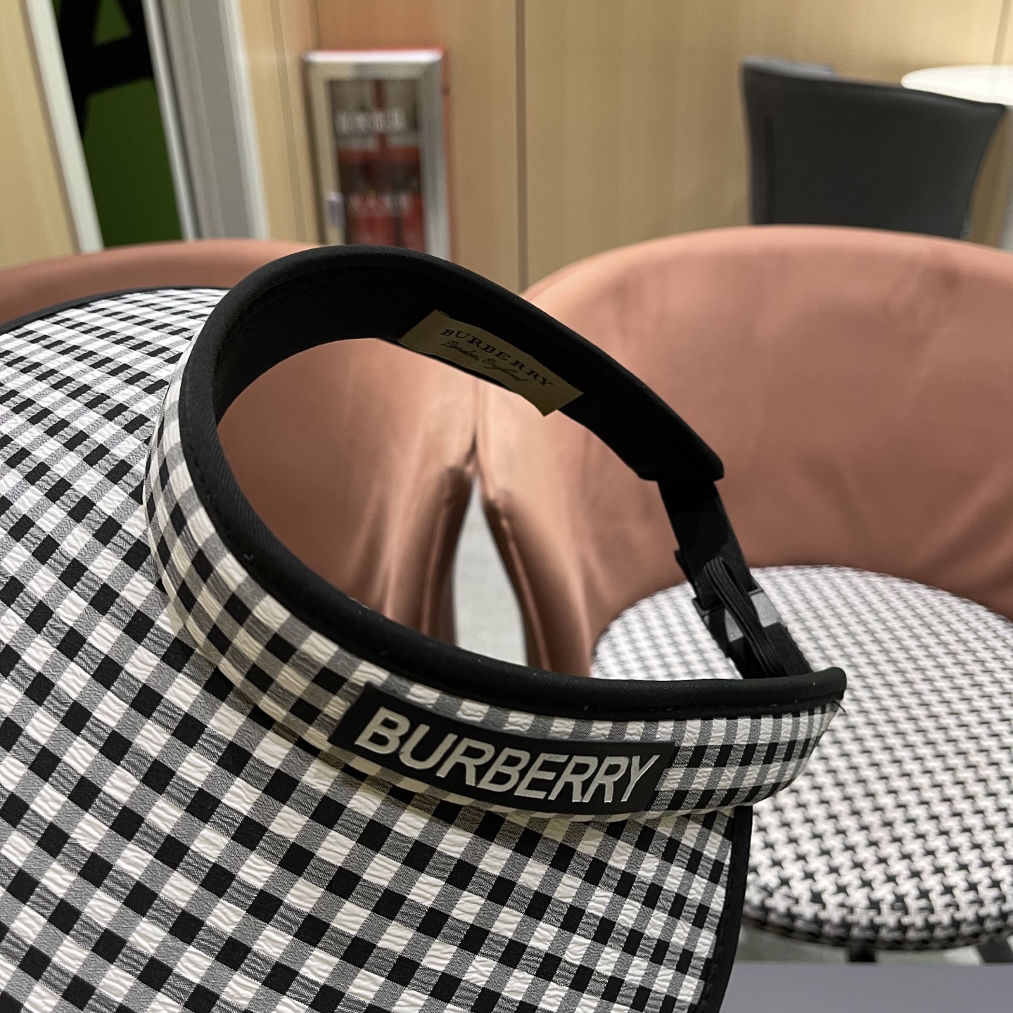  巴宝莉Burberry 大帽檐防晒帽女2025新款千鸟格纹空顶太阳帽夏
季防紫外线遮阳帽子