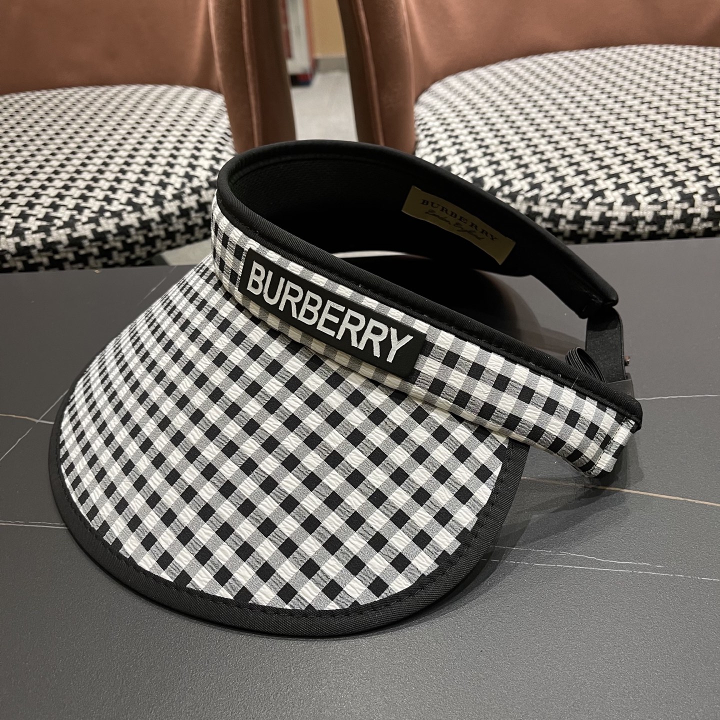  巴宝莉Burberry 大帽檐防晒帽女2025新款千鸟格纹空顶太阳帽夏
季防紫外线遮阳帽子