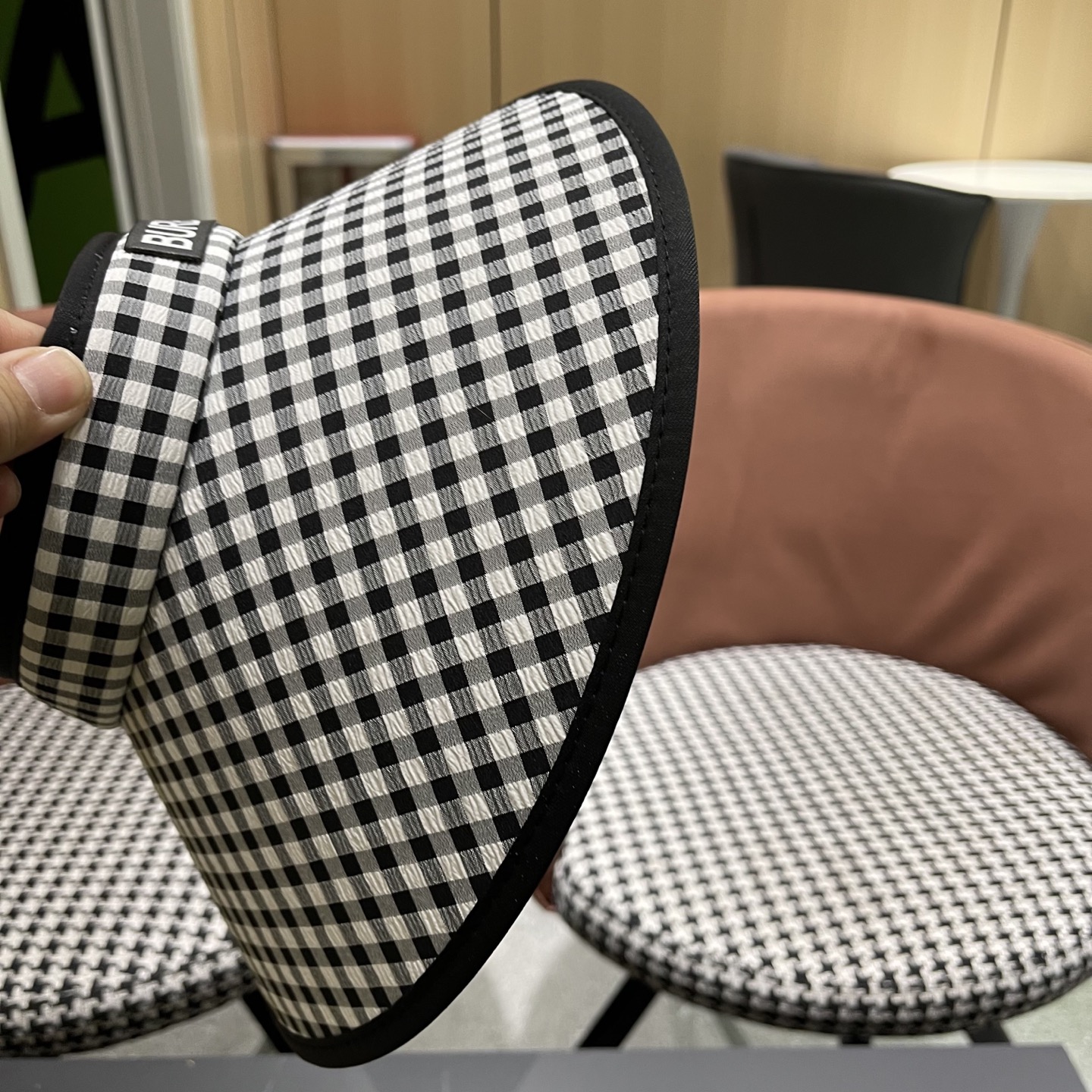  巴宝莉Burberry 大帽檐防晒帽女2025新款千鸟格纹空顶太阳帽夏
季防紫外线遮阳帽子