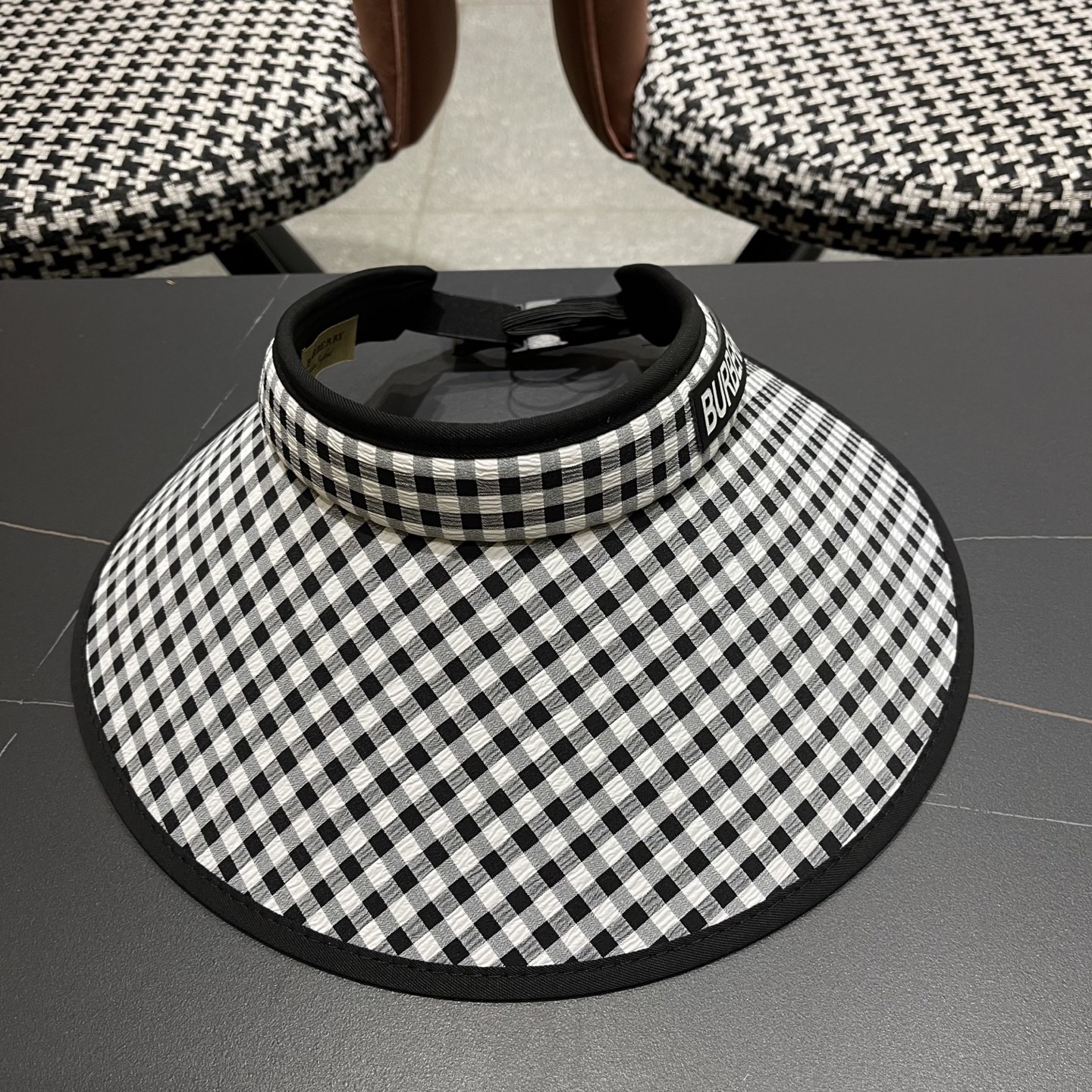  巴宝莉Burberry 大帽檐防晒帽女2025新款千鸟格纹空顶太阳帽夏
季防紫外线遮阳帽子
