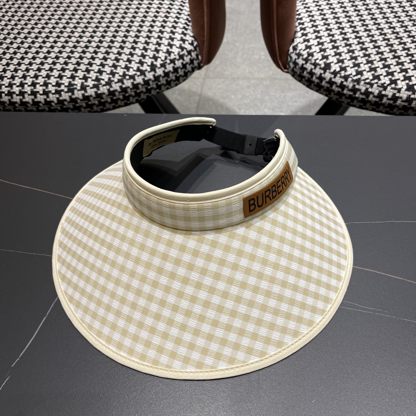  巴宝莉Burberry 大帽檐防晒帽女2025新款千鸟格纹空顶太阳帽夏
季防紫外线遮阳帽子