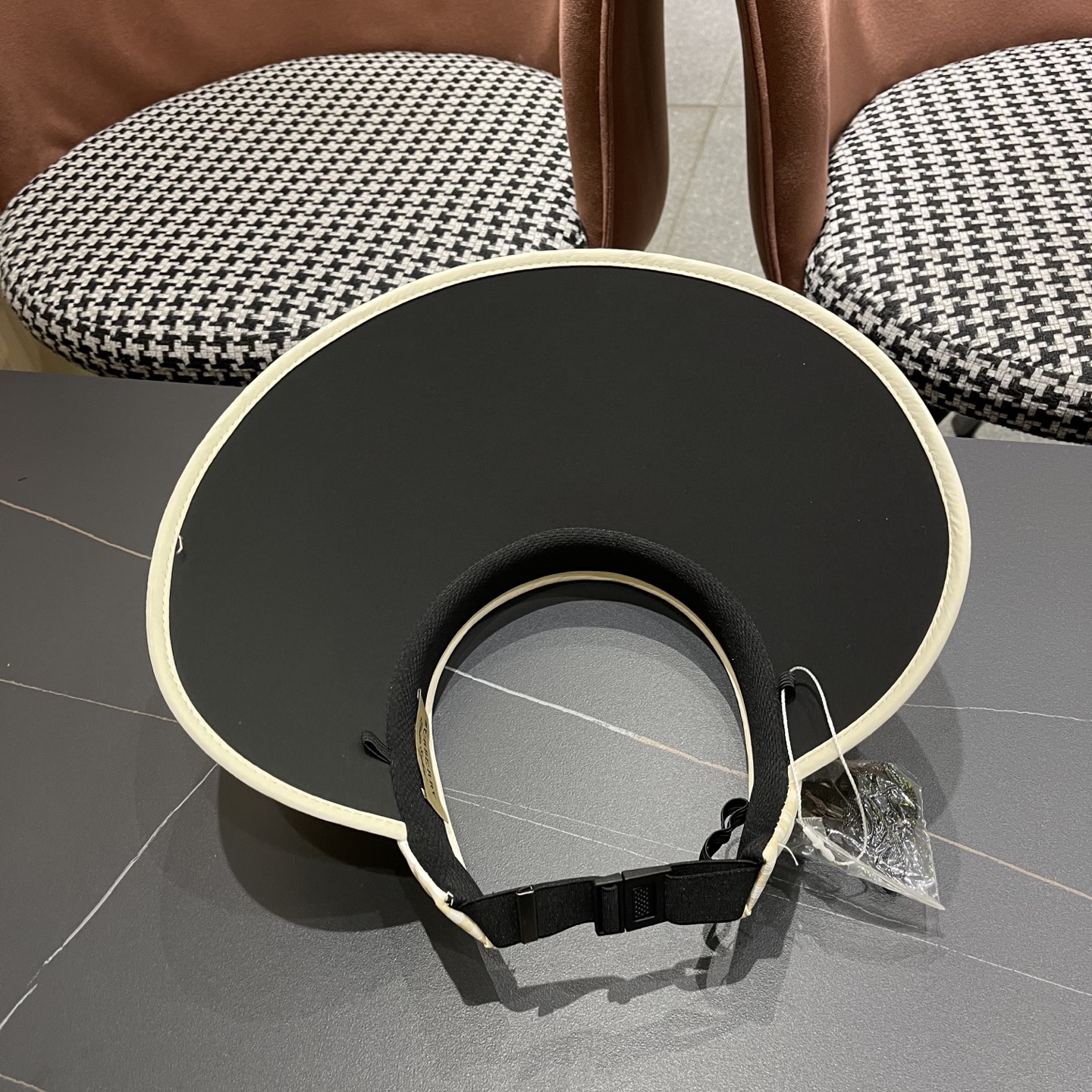  巴宝莉Burberry 大帽檐防晒帽女2025新款千鸟格纹空顶太阳帽夏
季防紫外线遮阳帽子