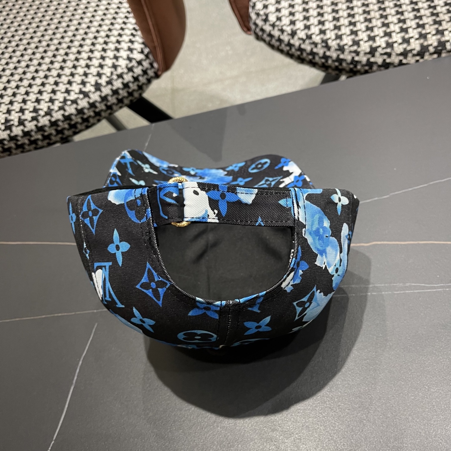  🧢路易威登lv棒球帽 LouisVuitton😍新款水洗刺绣花高端大气，百搭款🤗男女通用！