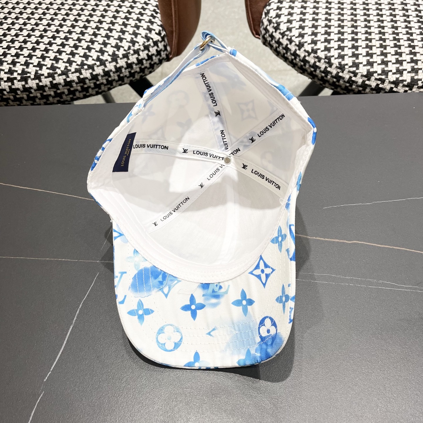  🧢路易威登lv棒球帽 LouisVuitton😍新款水洗刺绣花高端大气，百搭款🤗男女通用！