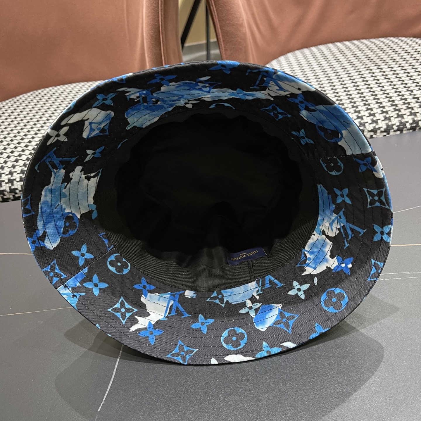  Lv路易威登 刺绣字棒球帽做旧水渔夫帽男女
同款百搭遮阳帽