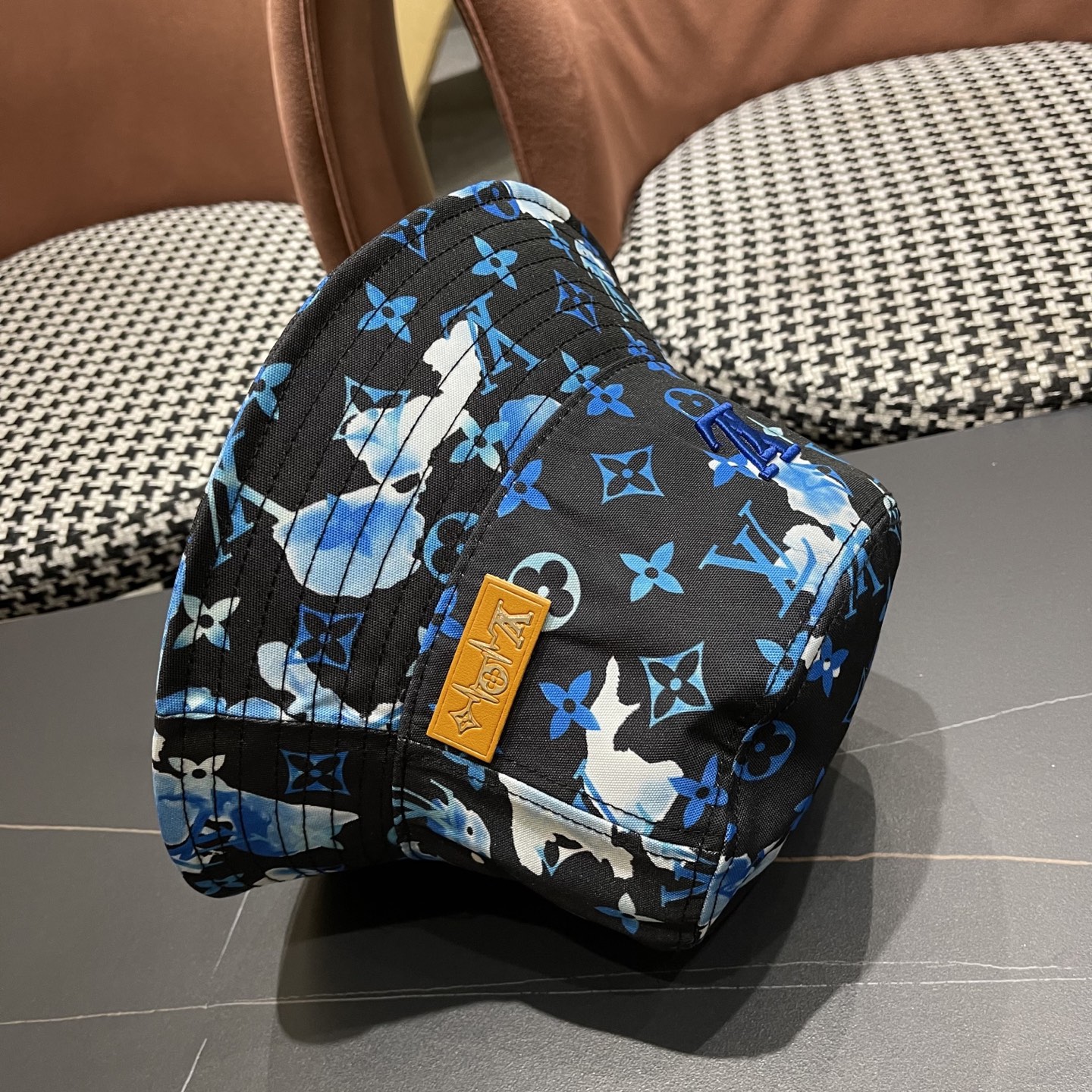  Lv路易威登 刺绣字棒球帽做旧水渔夫帽男女
同款百搭遮阳帽