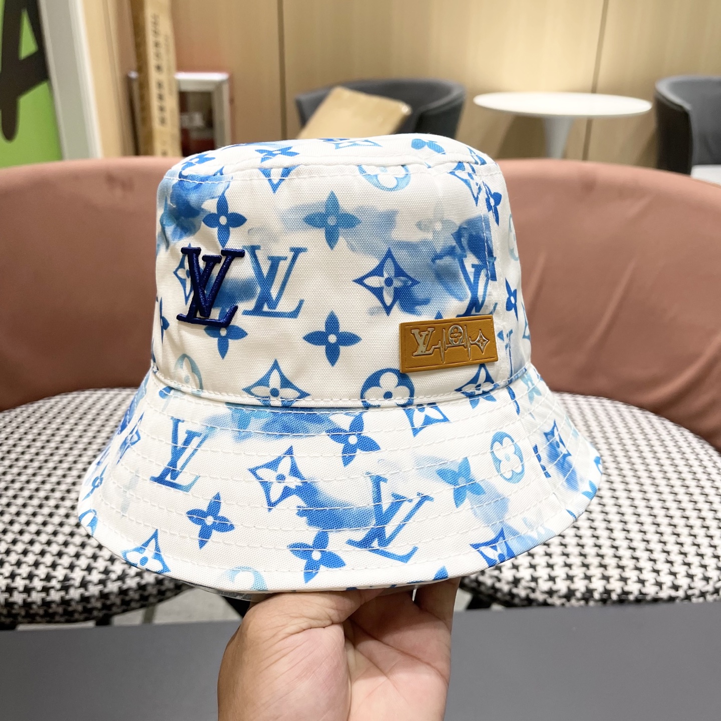  Lv路易威登 刺绣字棒球帽做旧水渔夫帽男女
同款百搭遮阳帽