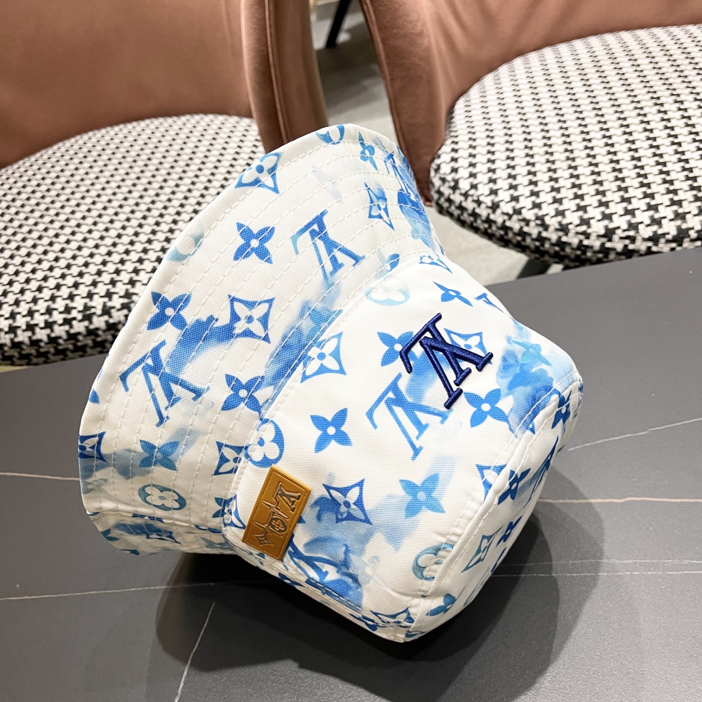  Lv路易威登 刺绣字棒球帽做旧水渔夫帽男女
同款百搭遮阳帽