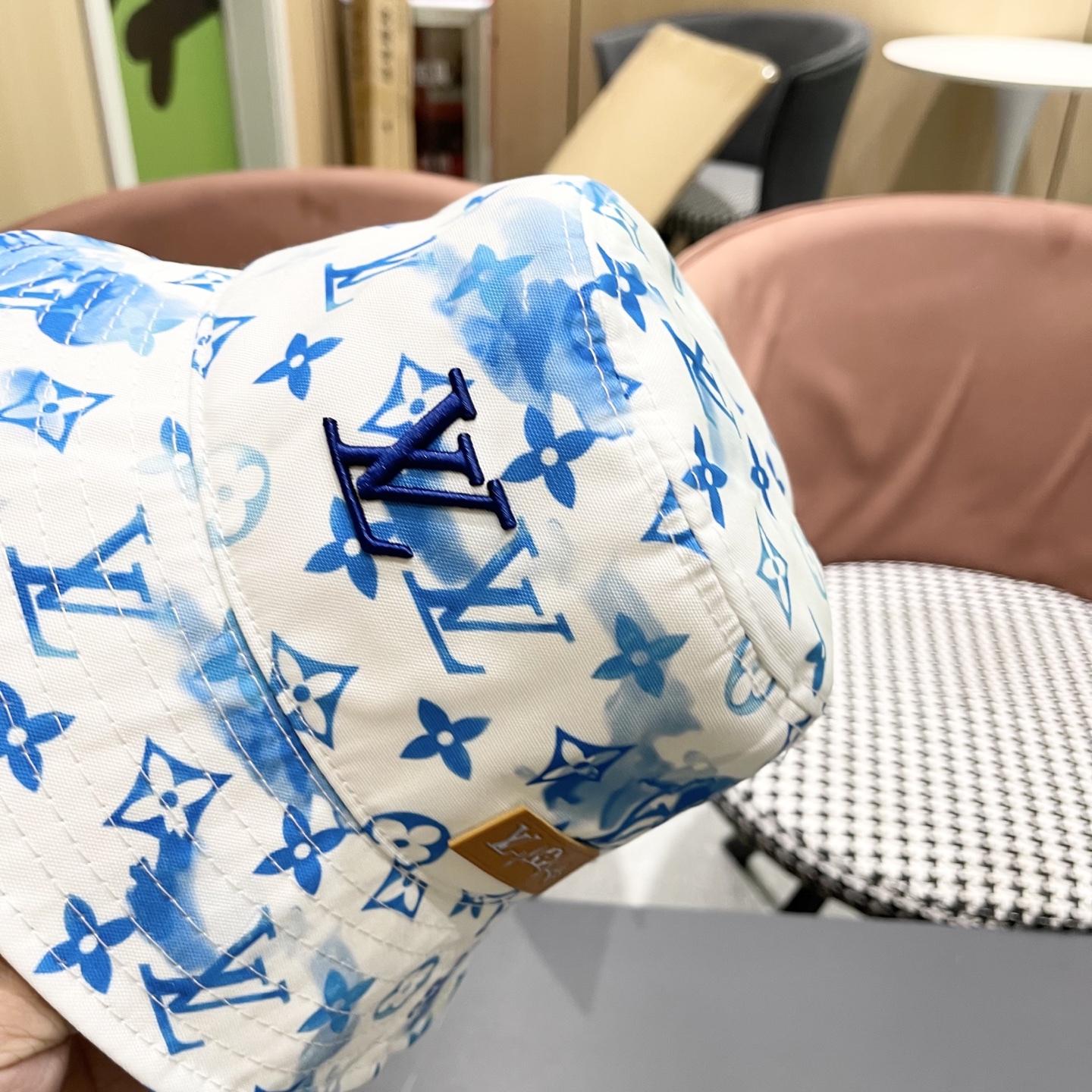  Lv路易威登 刺绣字棒球帽做旧水渔夫帽男女
同款百搭遮阳帽