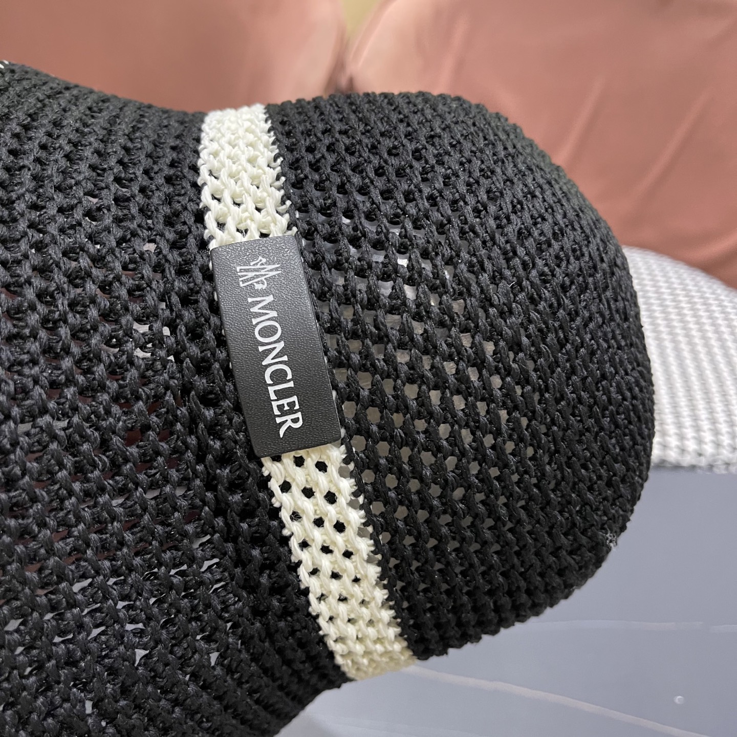  蒙口Moncler 2025薄款草编渔夫帽女夏季镂空透气遮阳防
晒太阳帽显脸小水桶盆帽