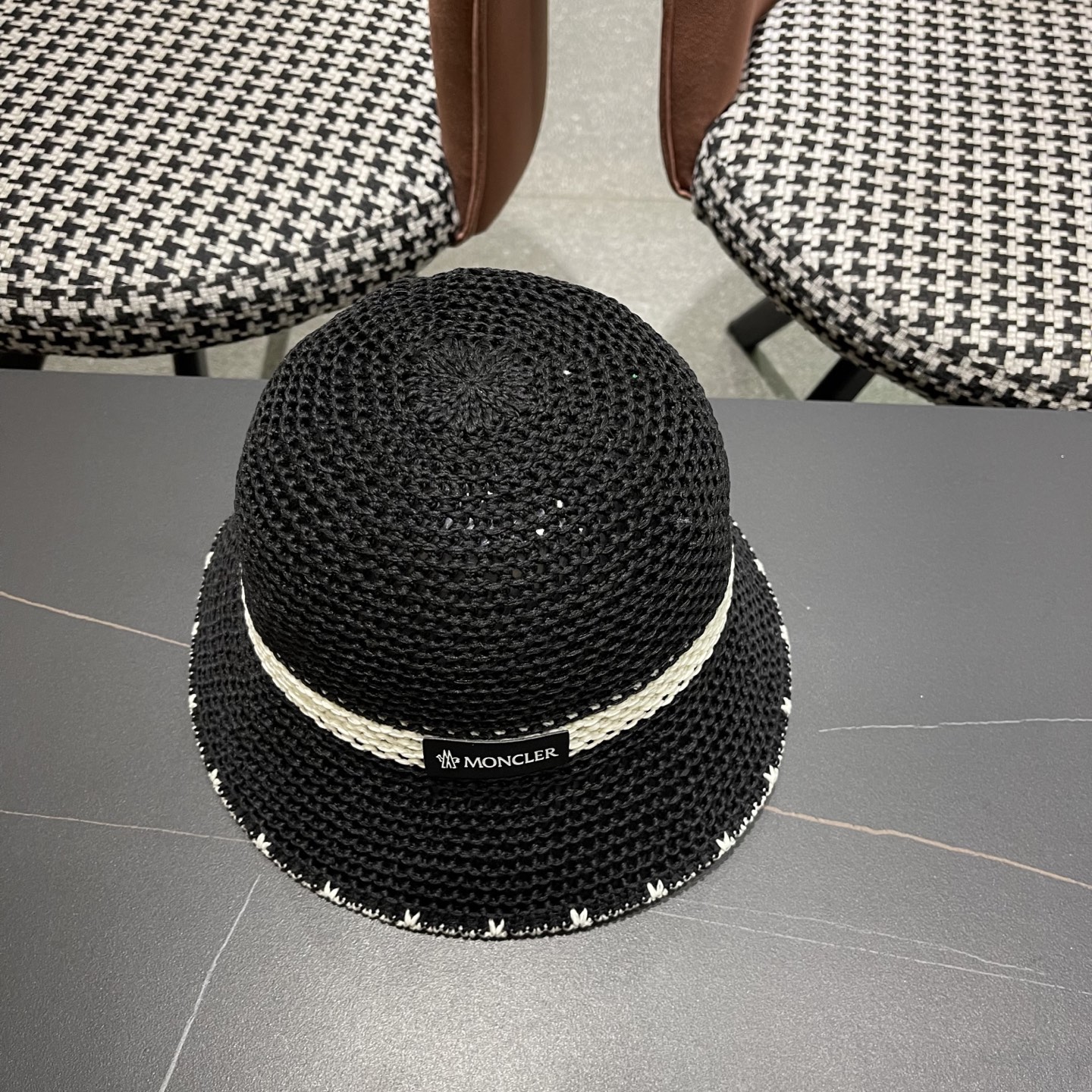  蒙口Moncler 2025薄款草编渔夫帽女夏季镂空透气遮阳防
晒太阳帽显脸小水桶盆帽