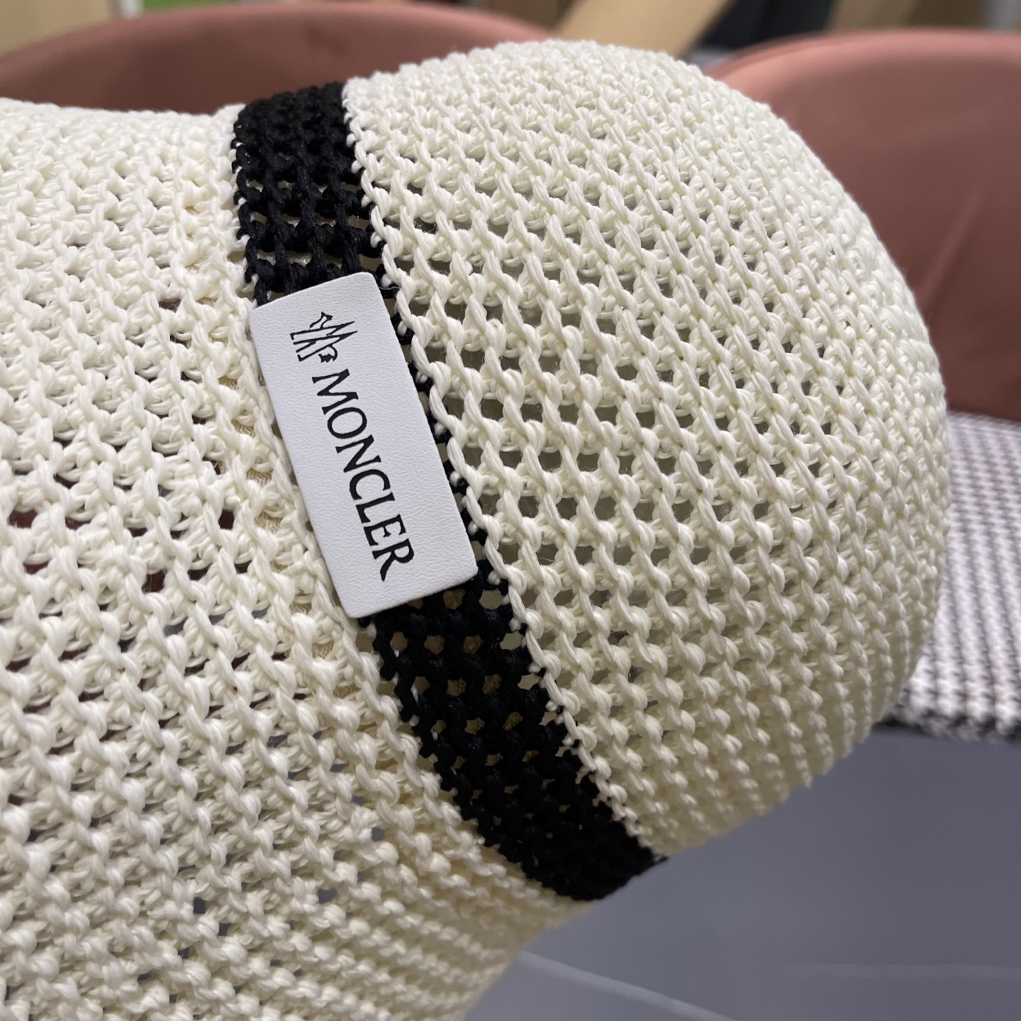  蒙口Moncler 2025薄款草编渔夫帽女夏季镂空透气遮阳防
晒太阳帽显脸小水桶盆帽