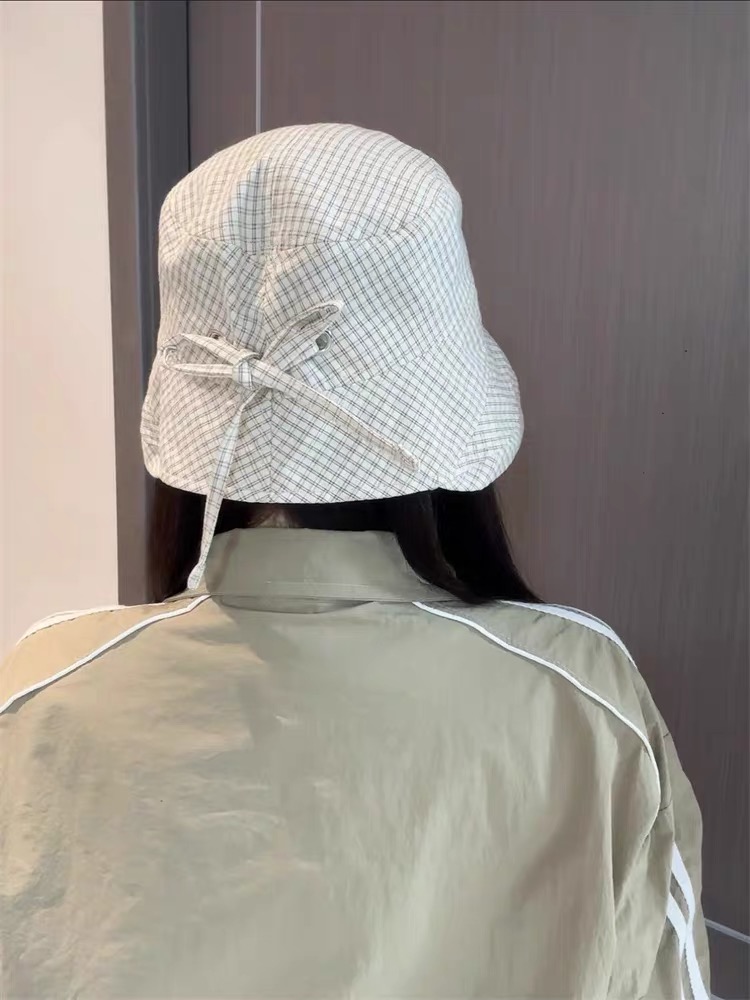  【PRADA普拉达】2025新款2025 春夏新款格纹大帽檐渔夫帽女户外出游可折叠
韩版时尚百搭遮阳