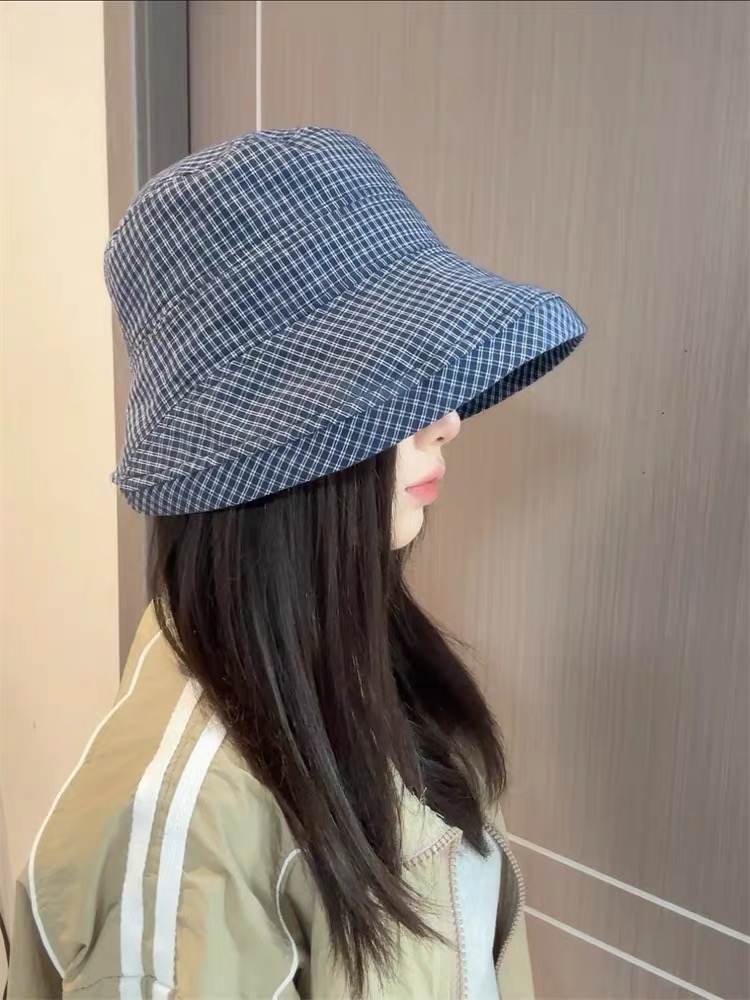  【PRADA普拉达】2025新款2025 春夏新款格纹大帽檐渔夫帽女户外出游可折叠
韩版时尚百搭遮阳