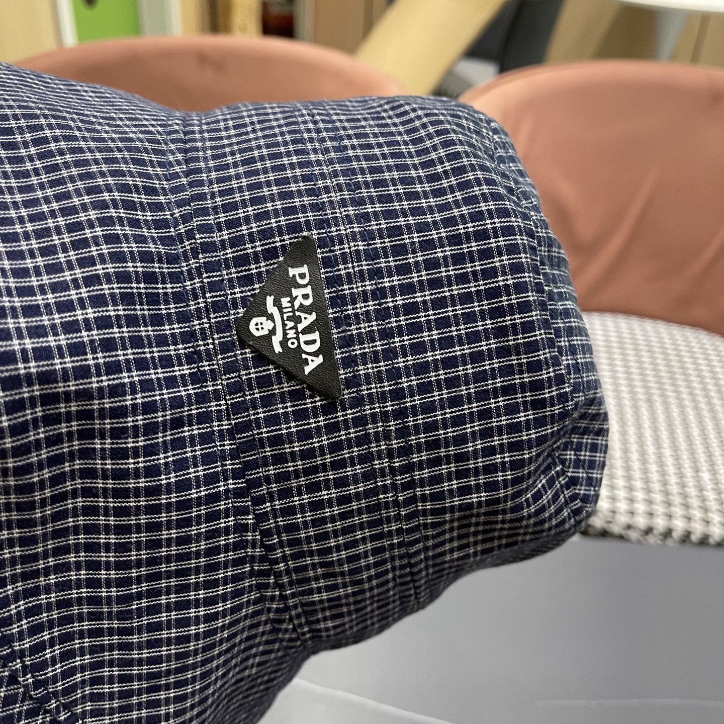  【PRADA普拉达】2025新款2025 春夏新款格纹大帽檐渔夫帽女户外出游可折叠
韩版时尚百搭遮阳