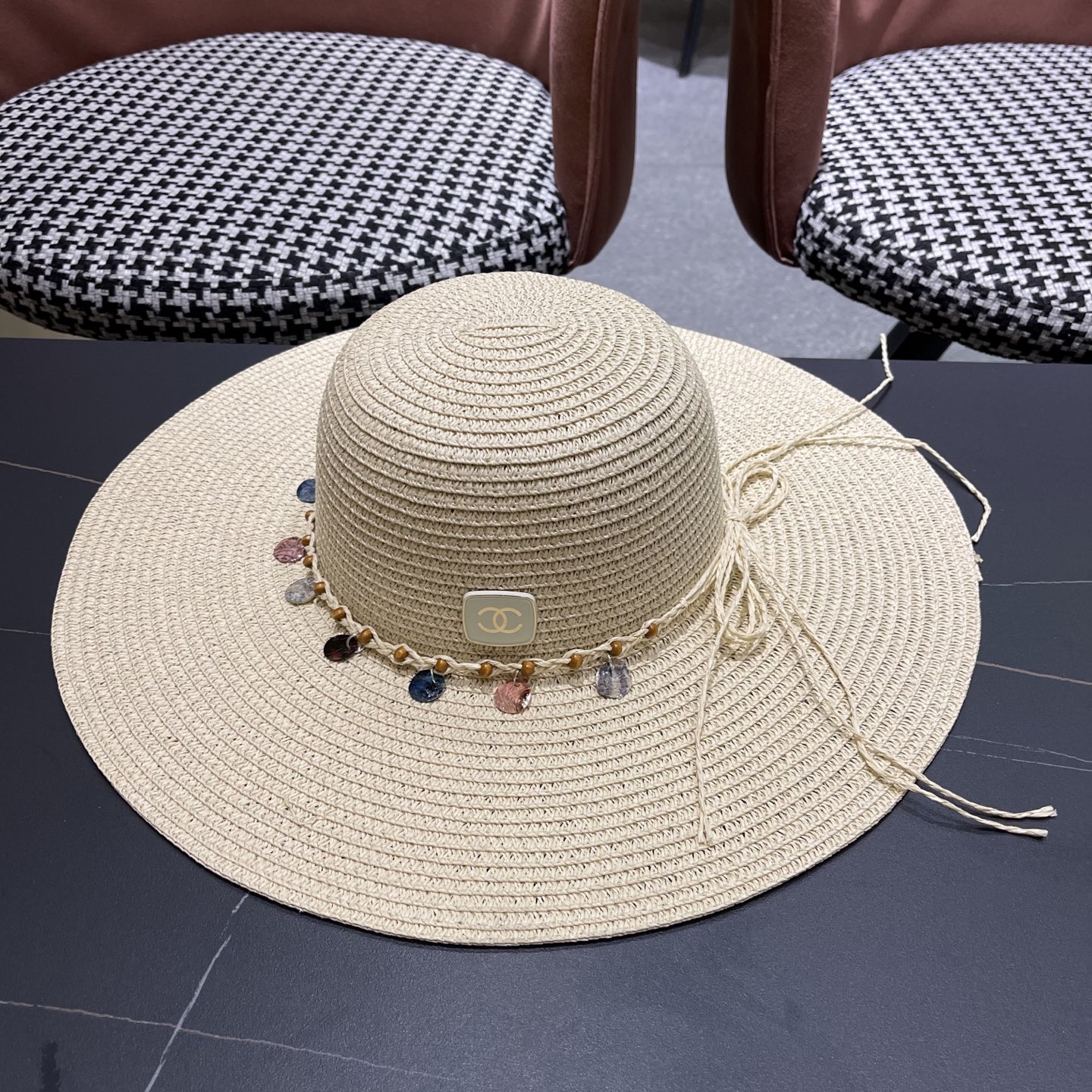  【CHANEL香奈儿】2025新款编织草帽，度假休闲必备，优雅大方的一款