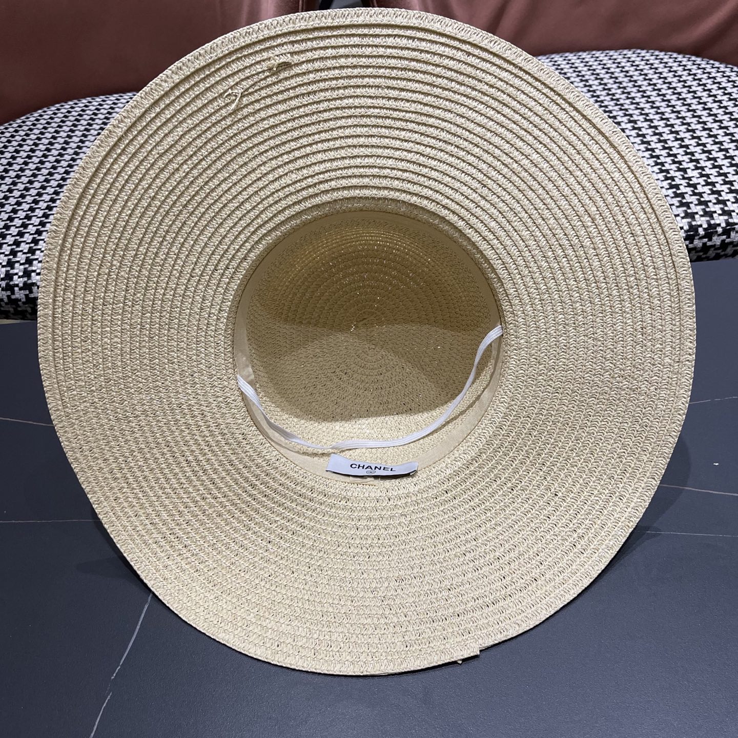  【CHANEL香奈儿】2025新款编织草帽，度假休闲必备，优雅大方的一款