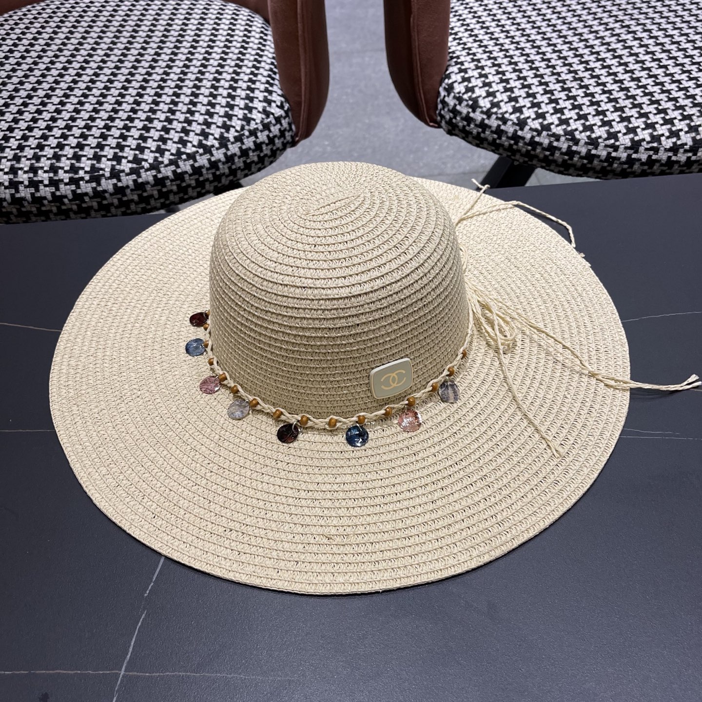  【CHANEL香奈儿】2025新款编织草帽，度假休闲必备，优雅大方的一款