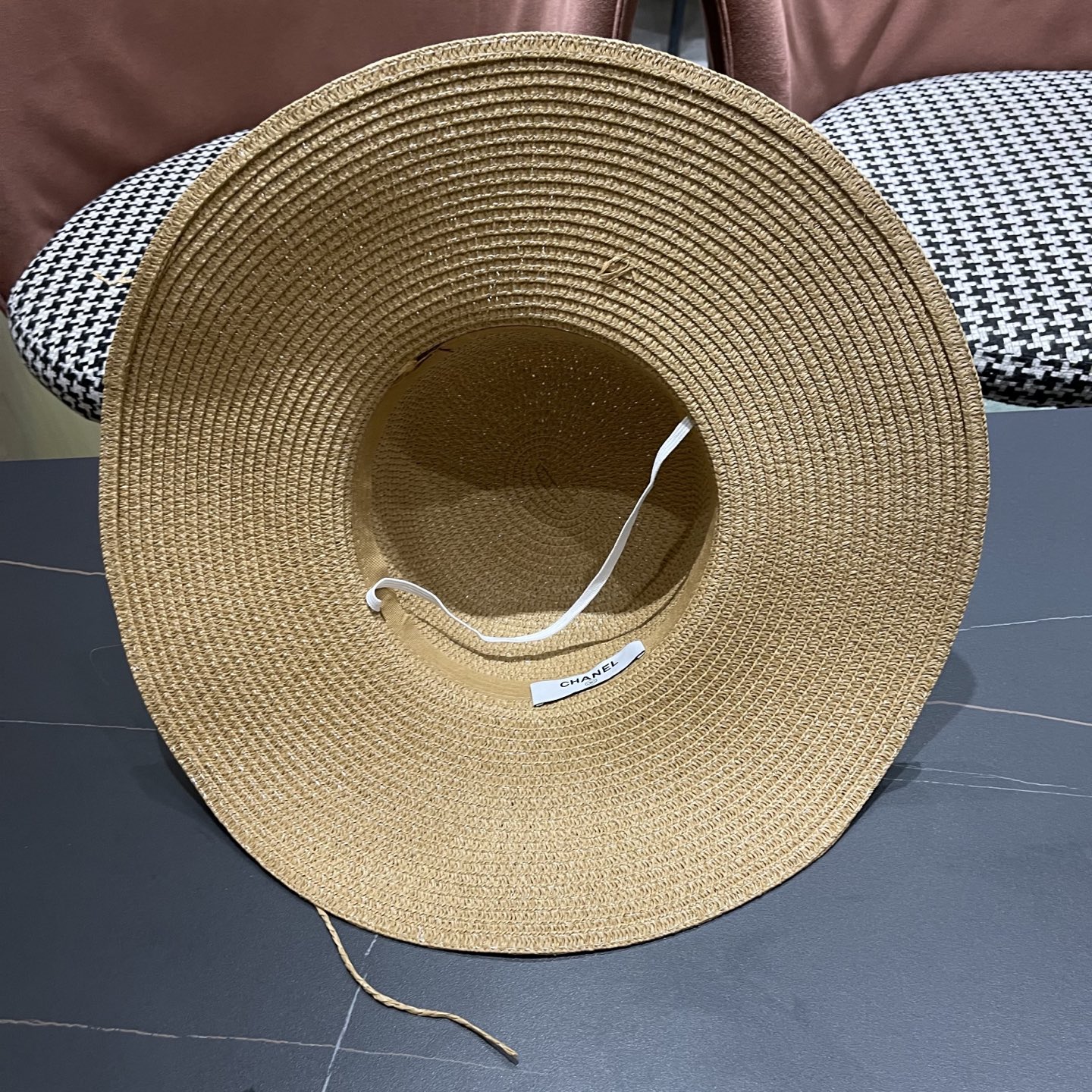  【CHANEL香奈儿】2025新款编织草帽，度假休闲必备，优雅大方的一款