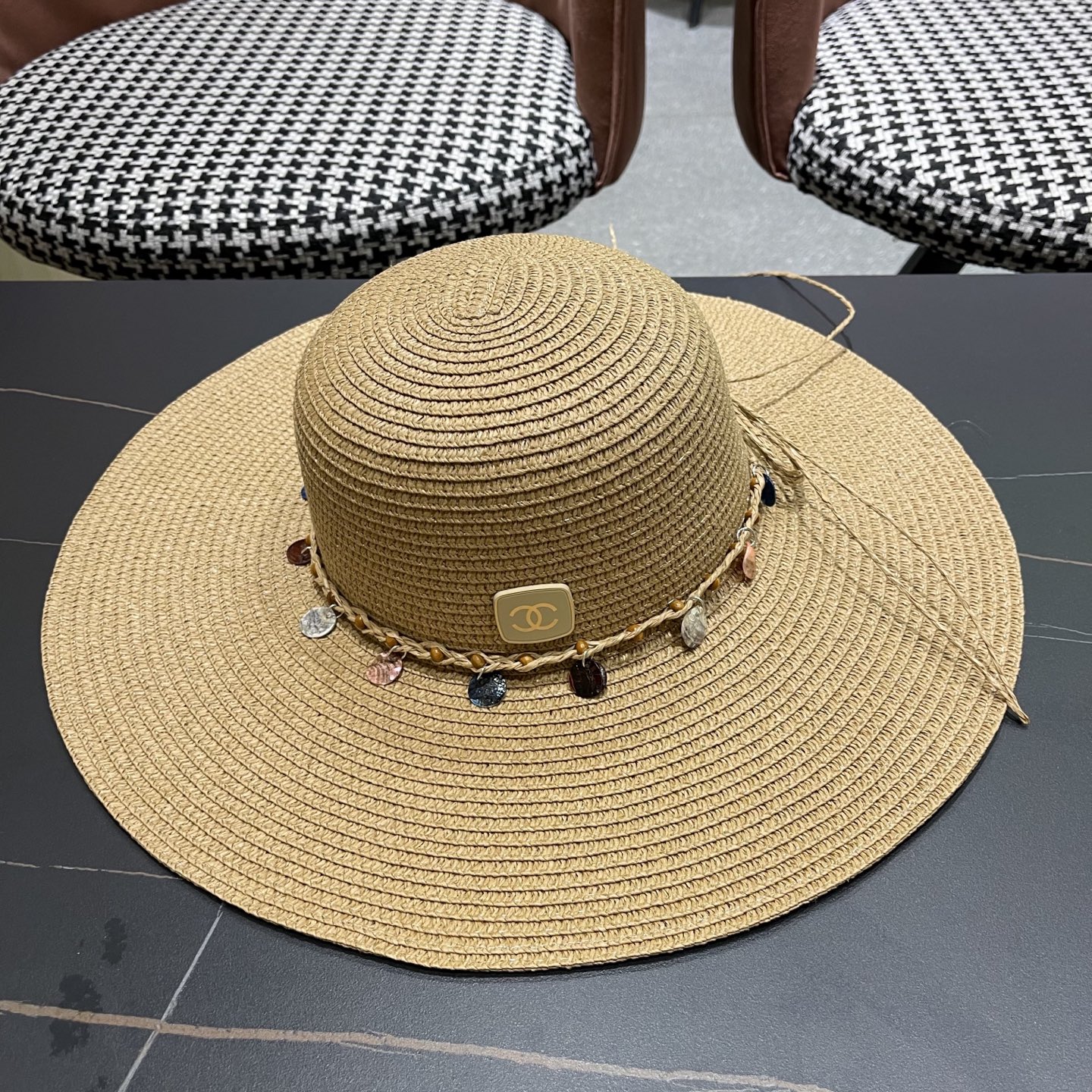  【CHANEL香奈儿】2025新款编织草帽，度假休闲必备，优雅大方的一款