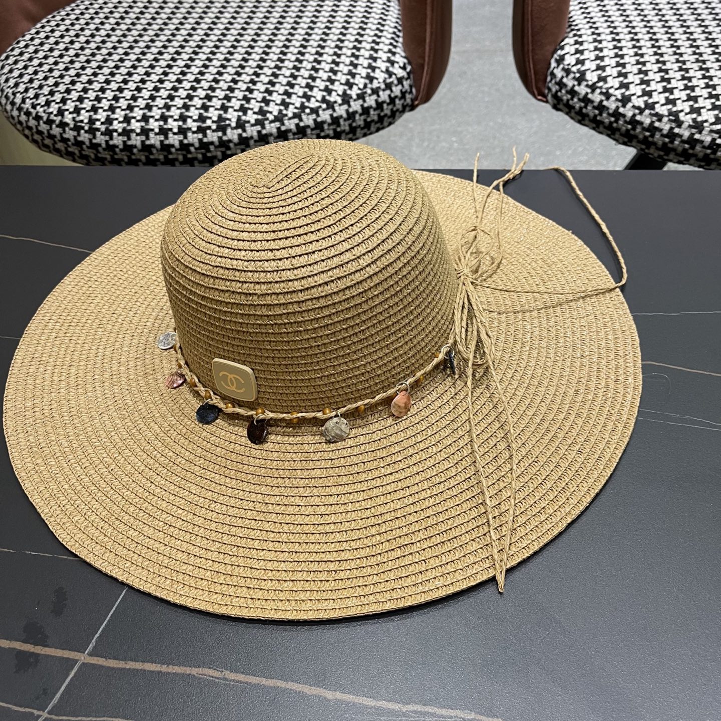  【CHANEL香奈儿】2025新款编织草帽，度假休闲必备，优雅大方的一款