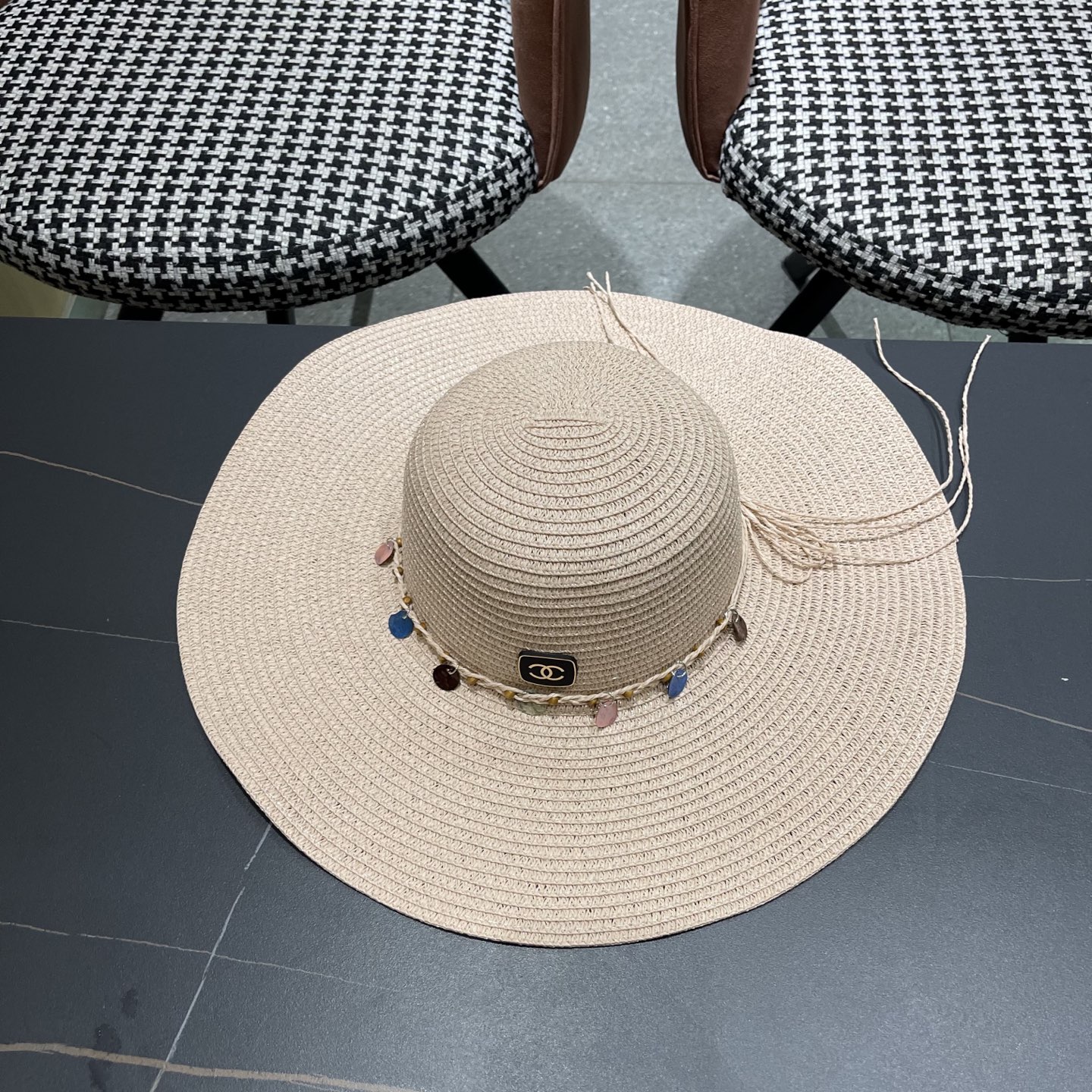  【CHANEL香奈儿】2025新款编织草帽，度假休闲必备，优雅大方的一款