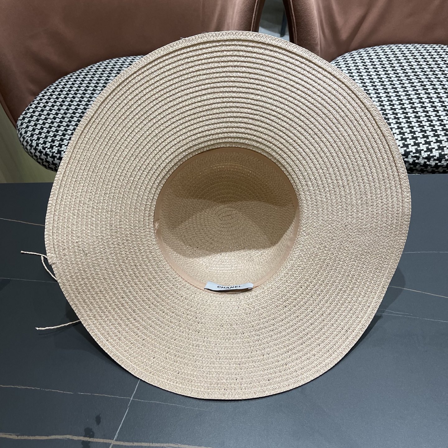 【CHANEL香奈儿】2025新款编织草帽，度假休闲必备，优雅大方的一款
