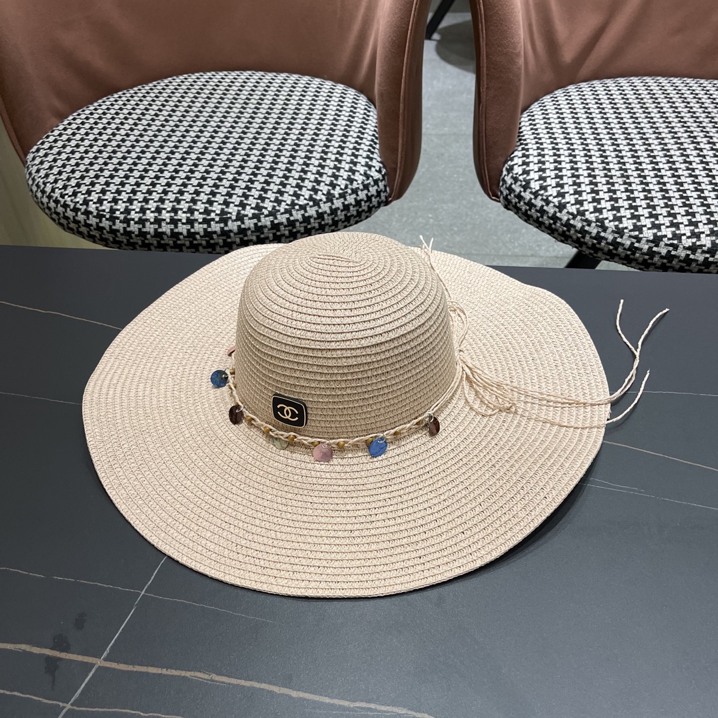  【CHANEL香奈儿】2025新款编织草帽，度假休闲必备，优雅大方的一款