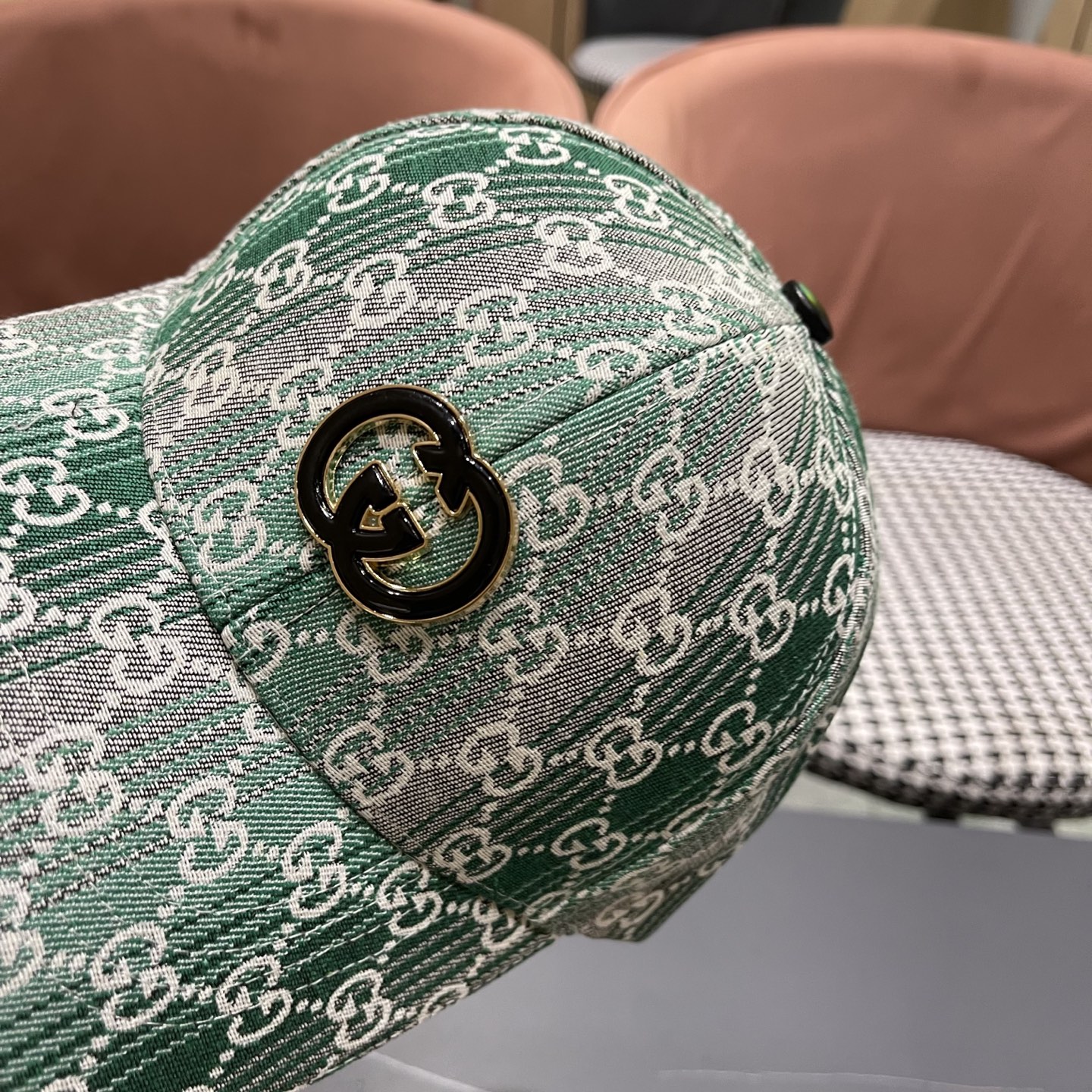  Gucci古奇新款原单棒球帽， 马衔扣棒球帽。专柜11开模订制，原版帆布面料轻盈透气！基础头围56，贴