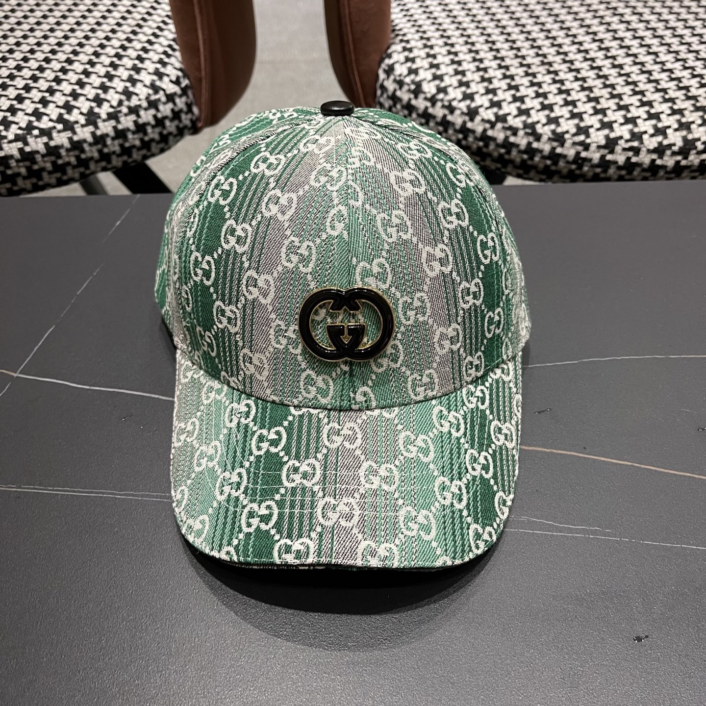 NO:363044,Gucci new original single baseball cap, horse tie baseball cap. 1:1 mold opening customization for the counter, original canvas fabric is light and breathable!  Basic head circumference 56, patch adjustable. Hat Straw Hat Fisherman's Hat Baseball Hat Knitted Hats, Hats, Gucci, espadrilles, HatsGucci古奇新款原单棒球帽, 马衔扣棒球帽.专柜1:1开模订制,原版帆布面料轻盈透气！基础头围56,贴片可调节.帽子草帽渔夫帽棒球帽针织帽,帽子,gucci,espadrilles,hats,hat