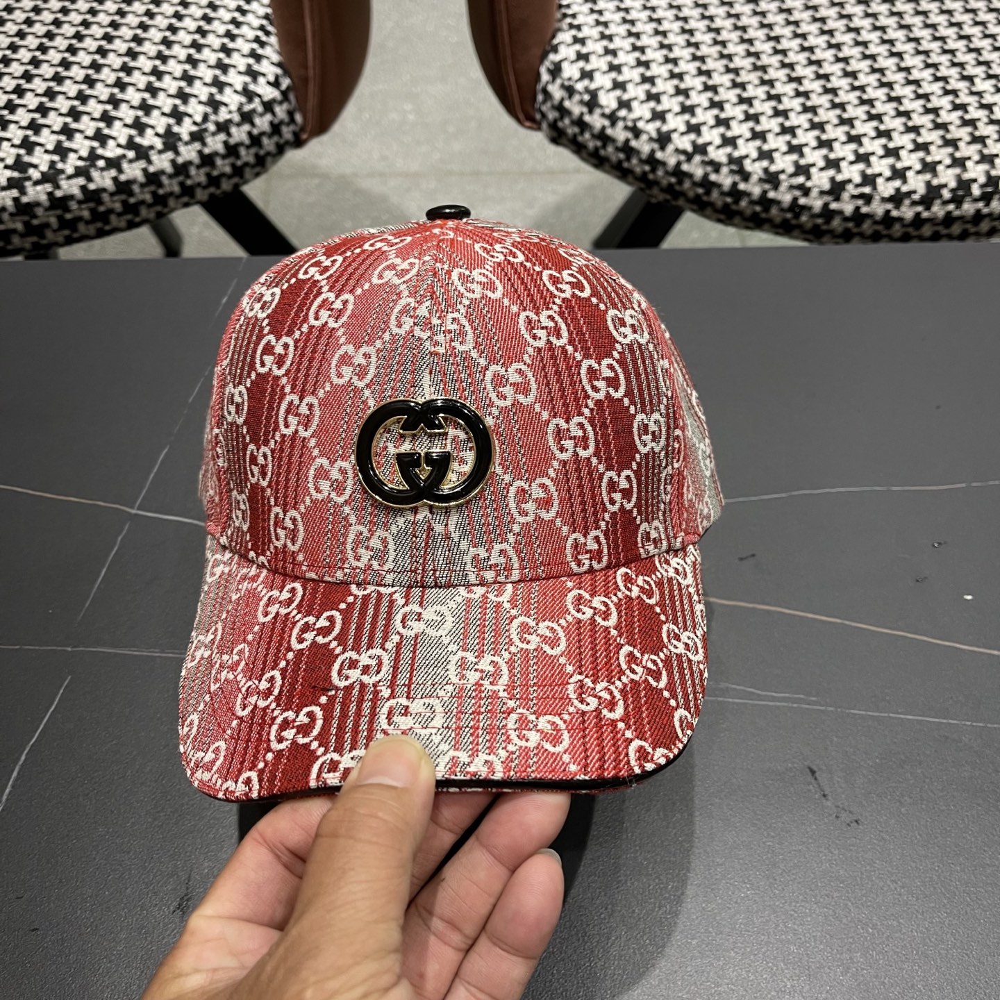  Gucci古奇新款原单棒球帽， 马衔扣棒球帽。专柜11开模订制，原版帆布面料轻盈透气！基础头围56，贴