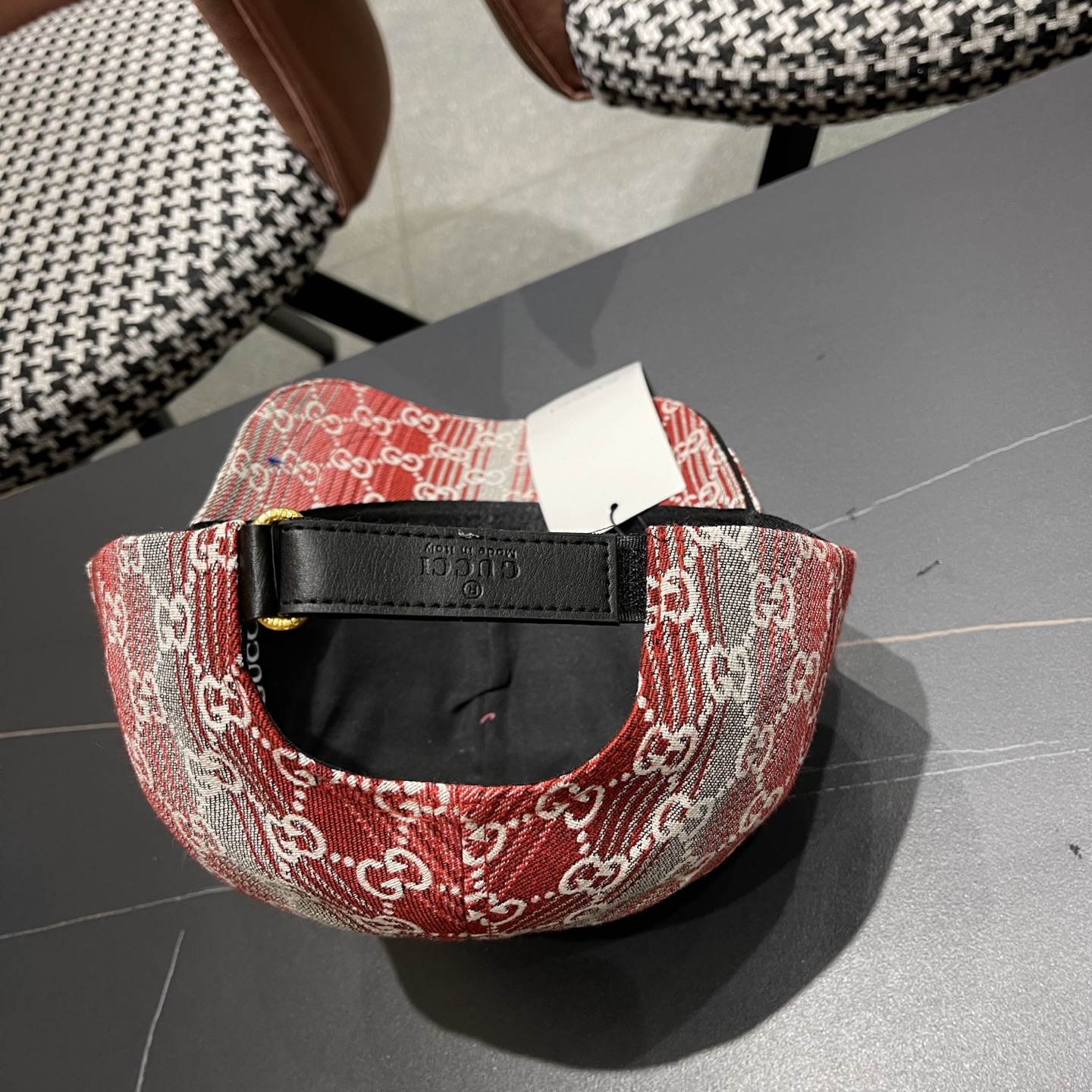  Gucci古奇新款原单棒球帽， 马衔扣棒球帽。专柜11开模订制，原版帆布面料轻盈透气！基础头围56，贴