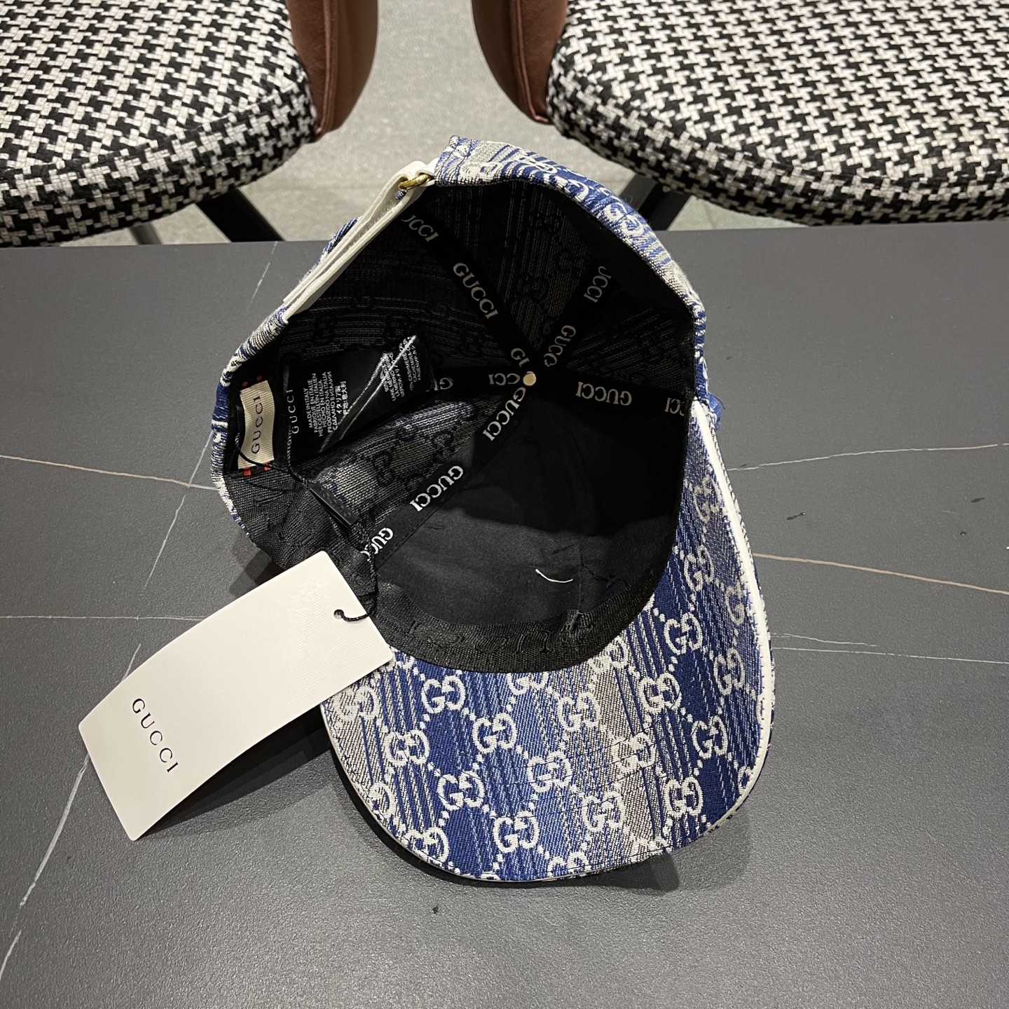 Gucci古奇新款原单棒球帽， 马衔扣棒球帽。专柜11开模订制，原版帆布面料轻盈透气！基础头围56，贴