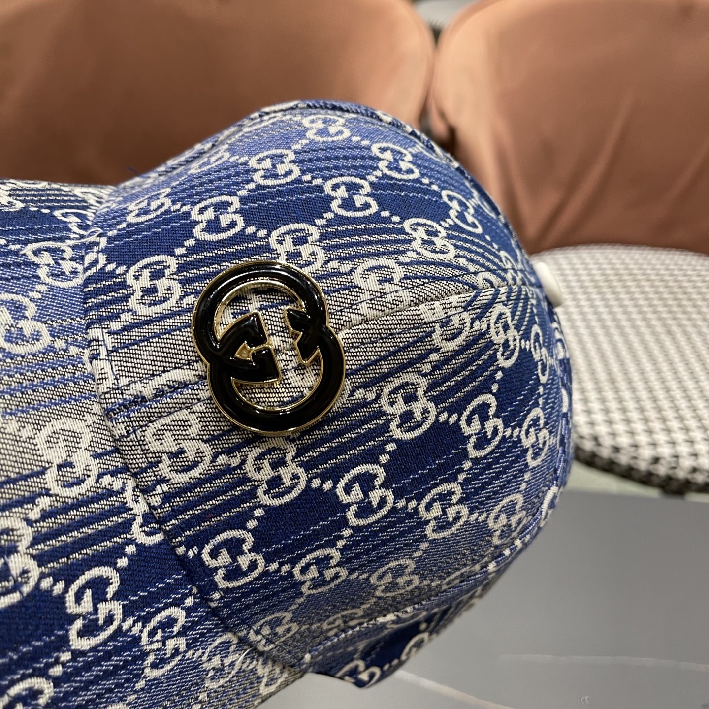  Gucci古奇新款原单棒球帽， 马衔扣棒球帽。专柜11开模订制，原版帆布面料轻盈透气！基础头围56，贴