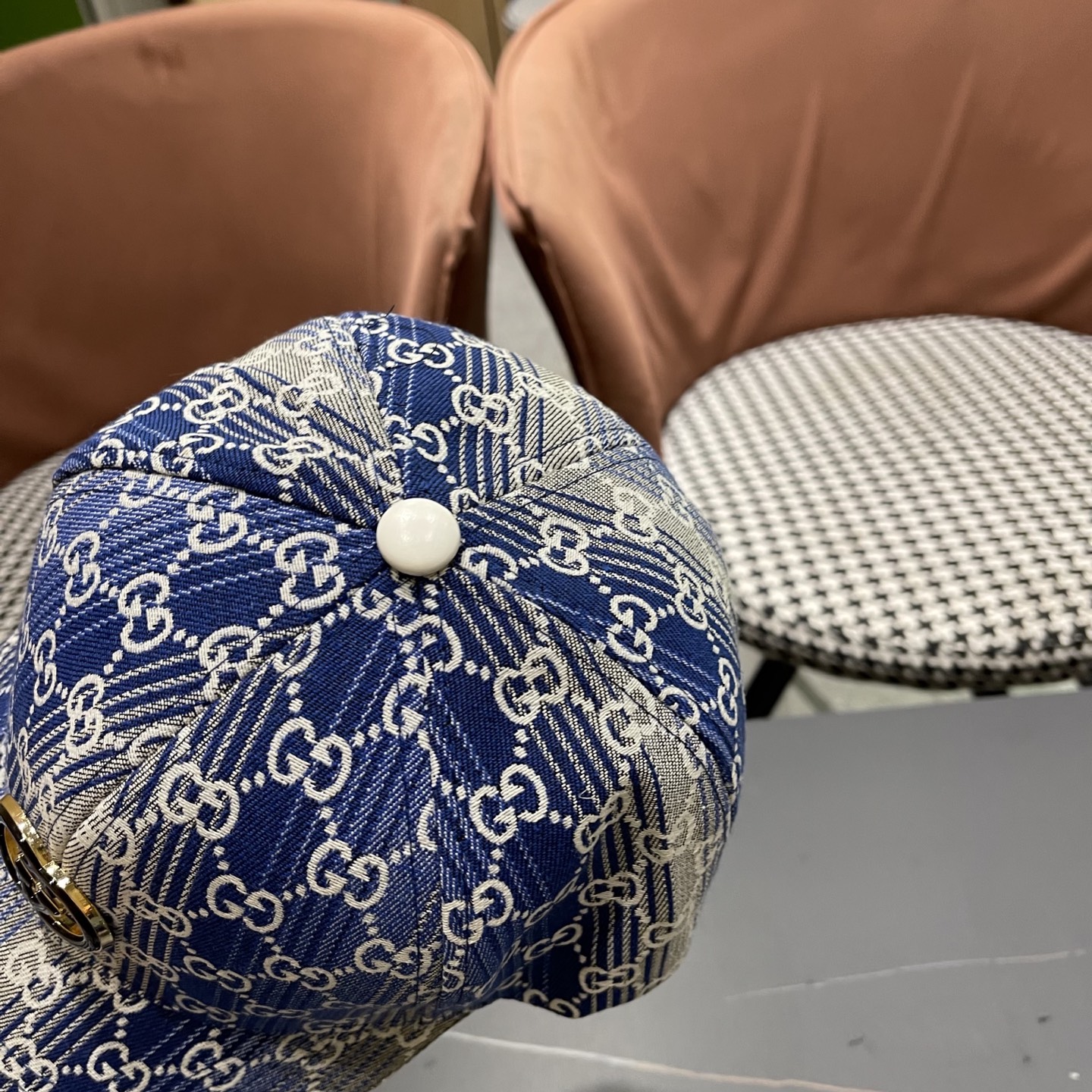  Gucci古奇新款原单棒球帽， 马衔扣棒球帽。专柜11开模订制，原版帆布面料轻盈透气！基础头围56，贴