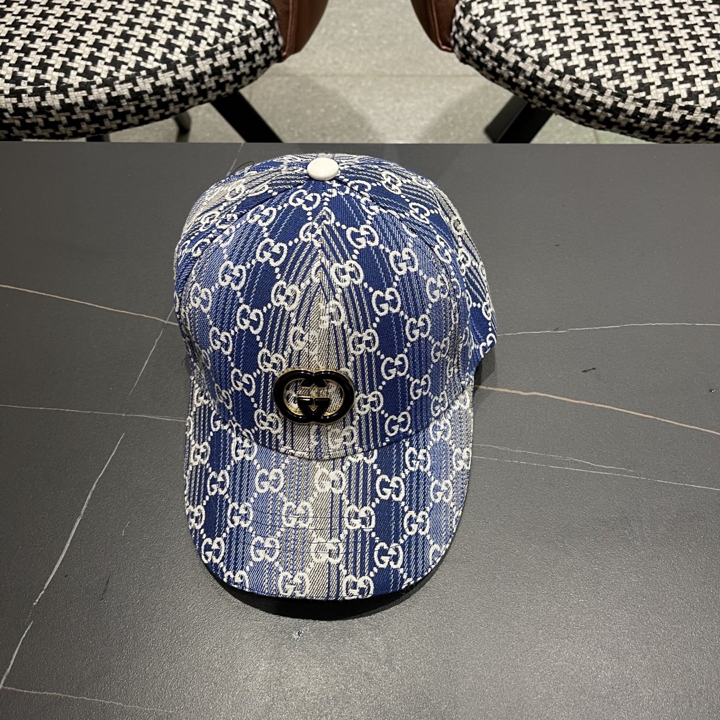  Gucci古奇新款原单棒球帽， 马衔扣棒球帽。专柜11开模订制，原版帆布面料轻盈透气！基础头围56，贴