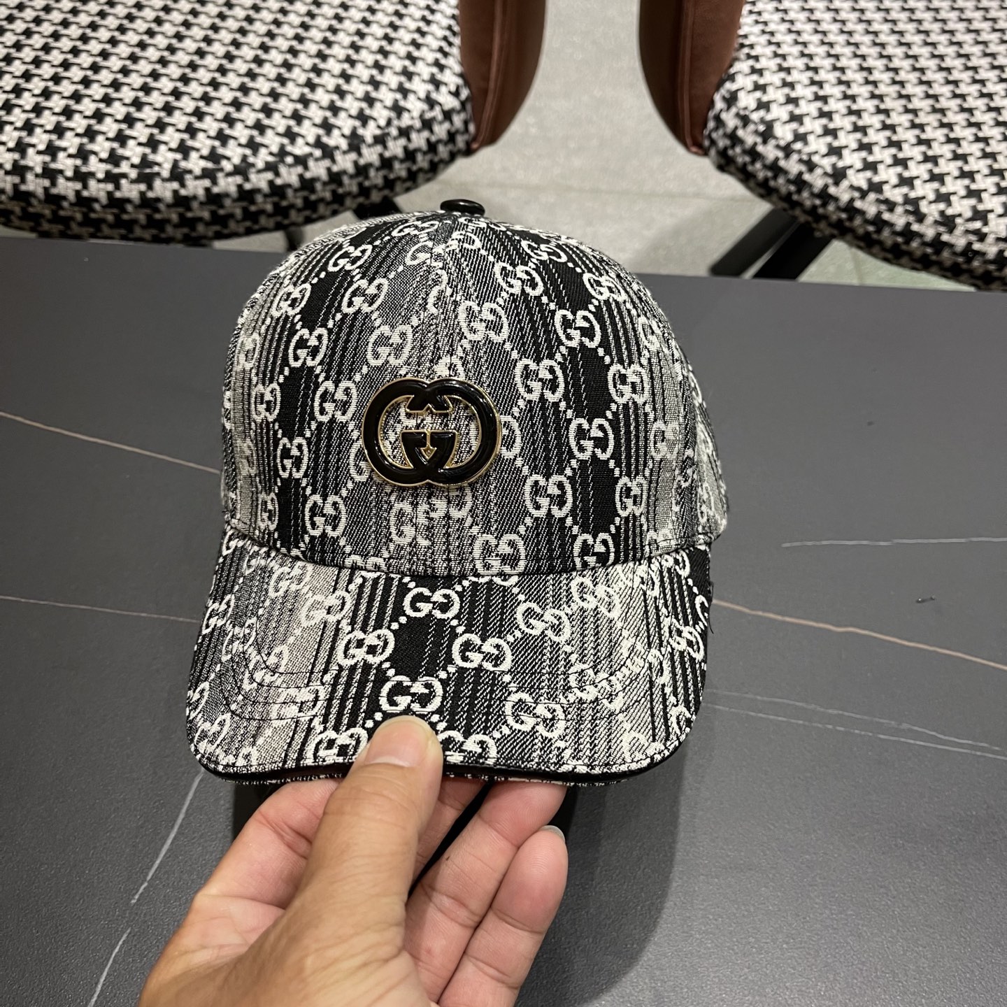  Gucci古奇新款原单棒球帽， 马衔扣棒球帽。专柜11开模订制，原版帆布面料轻盈透气！基础头围56，贴