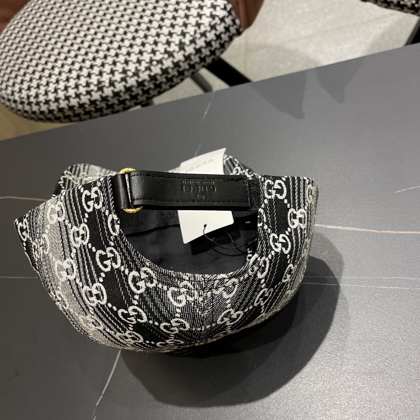  Gucci古奇新款原单棒球帽， 马衔扣棒球帽。专柜11开模订制，原版帆布面料轻盈透气！基础头围56，贴