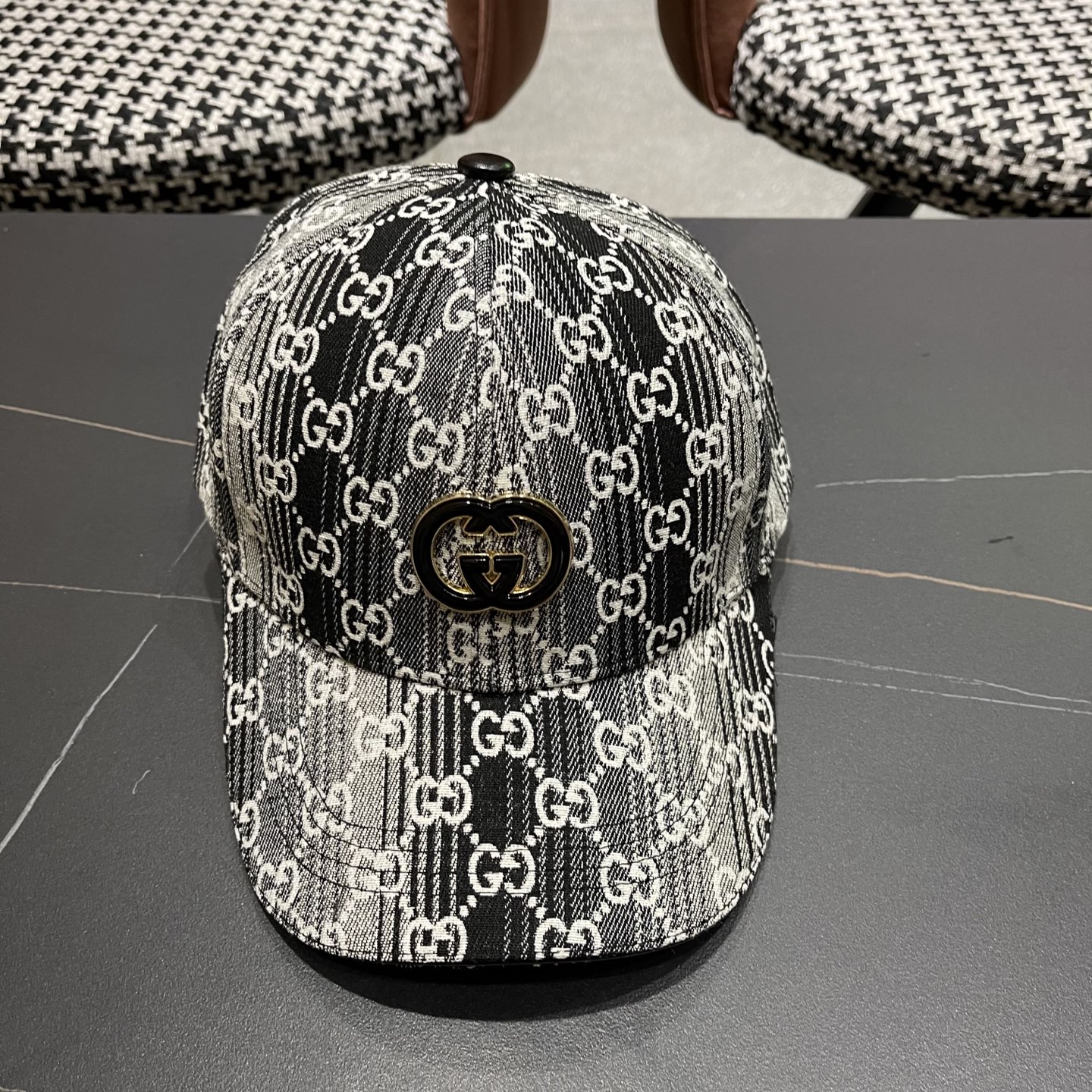 NO:228541,Gucci new original single baseball cap, horse tie baseball cap. 1:1 mold opening customization for the counter, original canvas fabric is light and breathable!  Basic head circumference 56, patch adjustable. Hat Straw Hat Fisherman's Hat Baseball Hat, Hats, Gucci, espadrilles, Hats19860909Gucci古奇新款原单棒球帽, 马衔扣棒球帽.专柜1:1开模订制,原版帆布面料轻盈透气！基础头围56,贴片可调节.帽子草帽渔夫帽棒球帽,帽子,gucci,espadrilles,hats,hat
